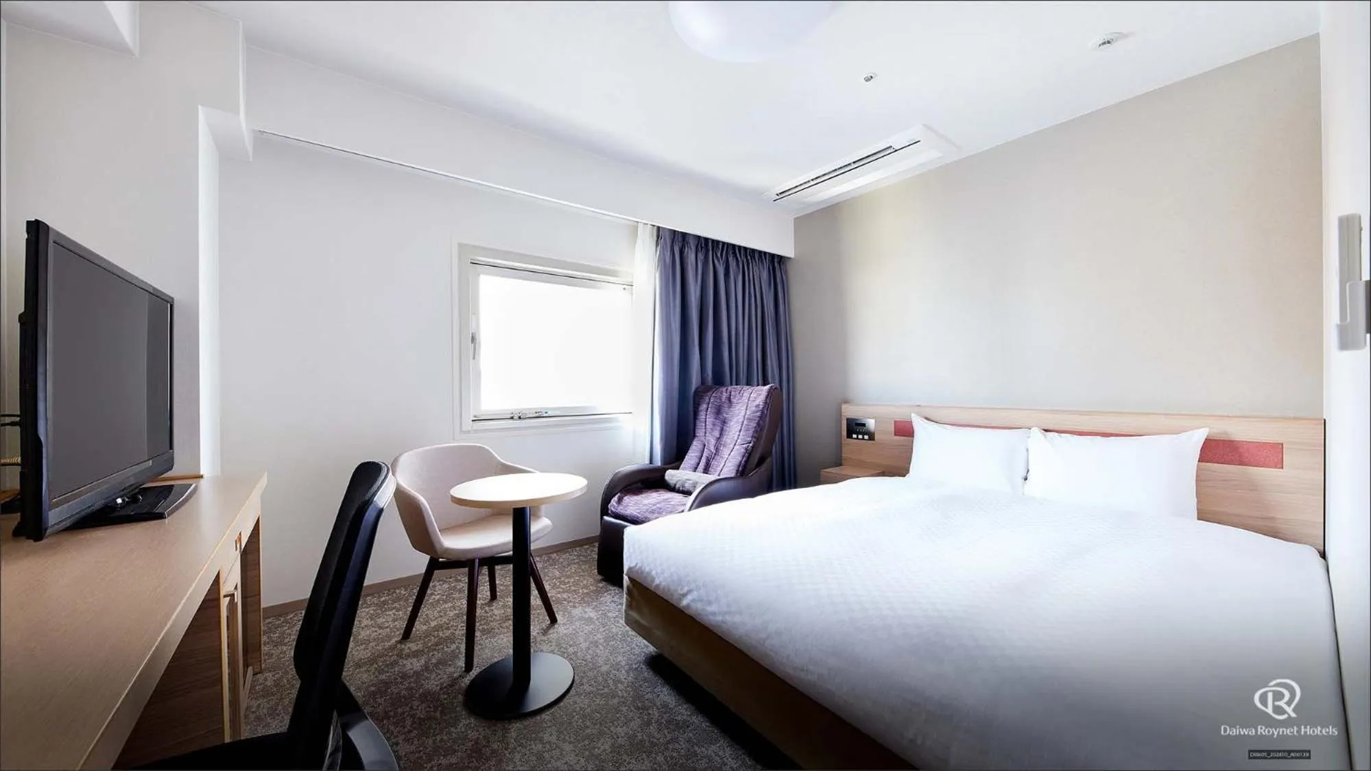 Bed in Daiwa Roynet Hotel Osaka Yotsubashi