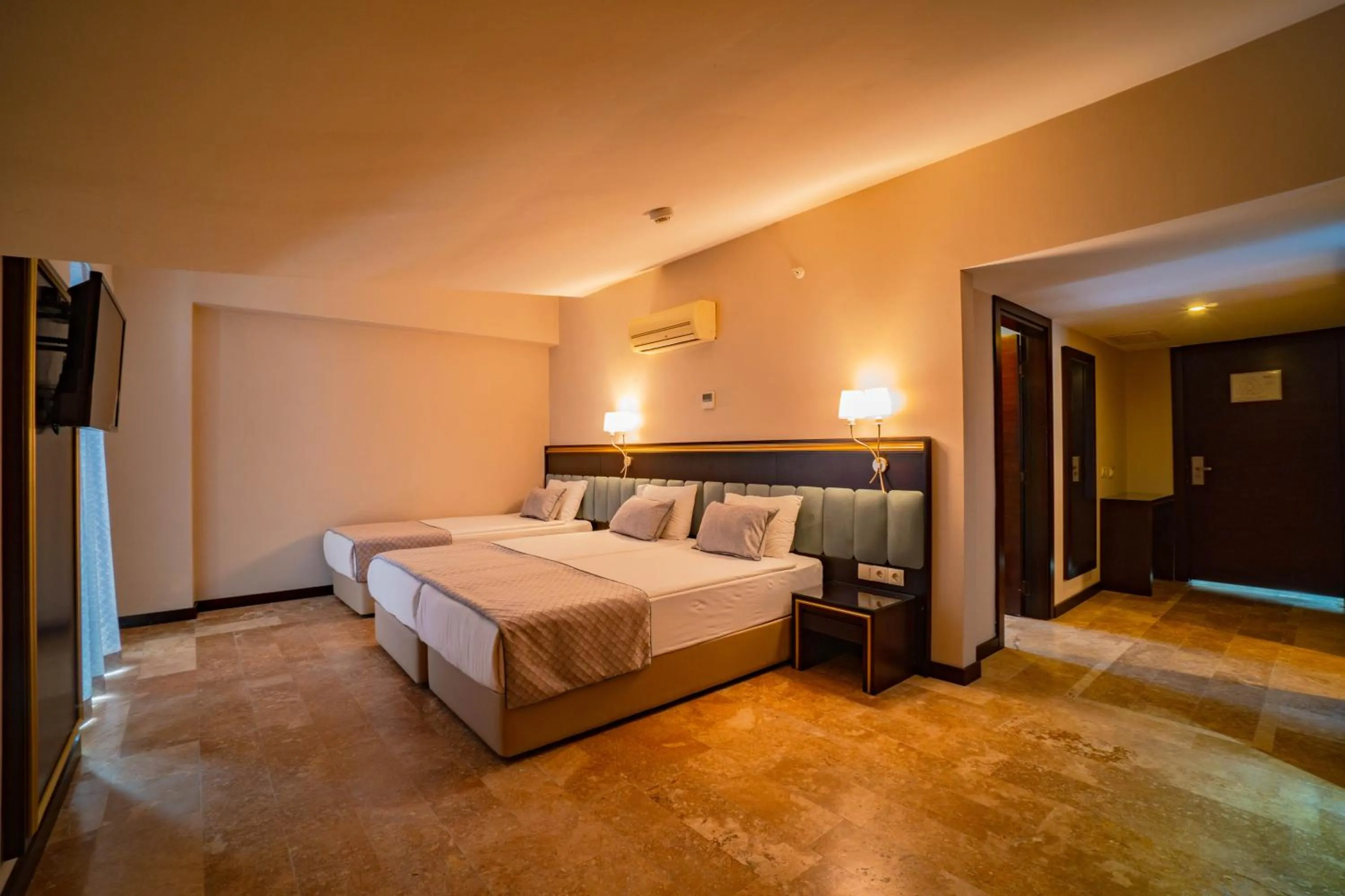 Bedroom, Bed in Royal Atlantis Spa & Resort