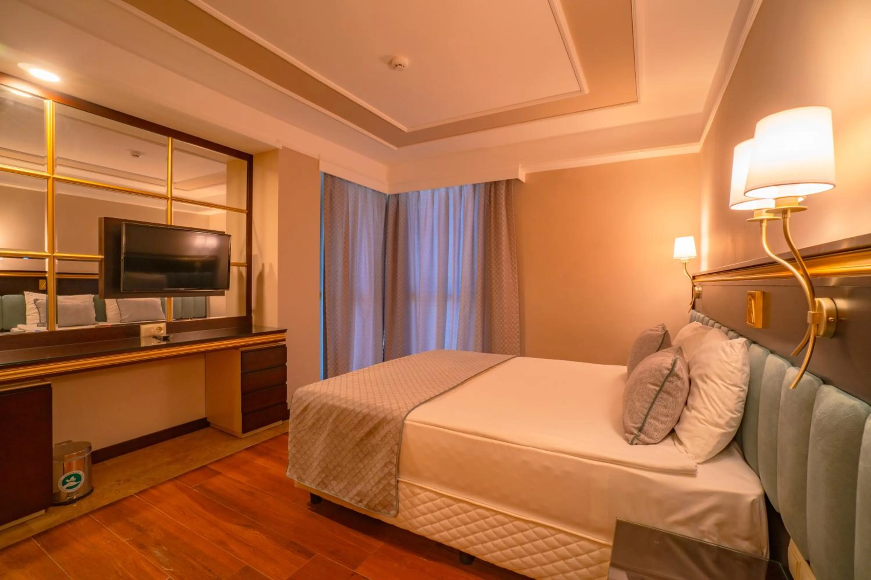 Photo of the whole room, Bed in Royal Atlantis Spa & Resort