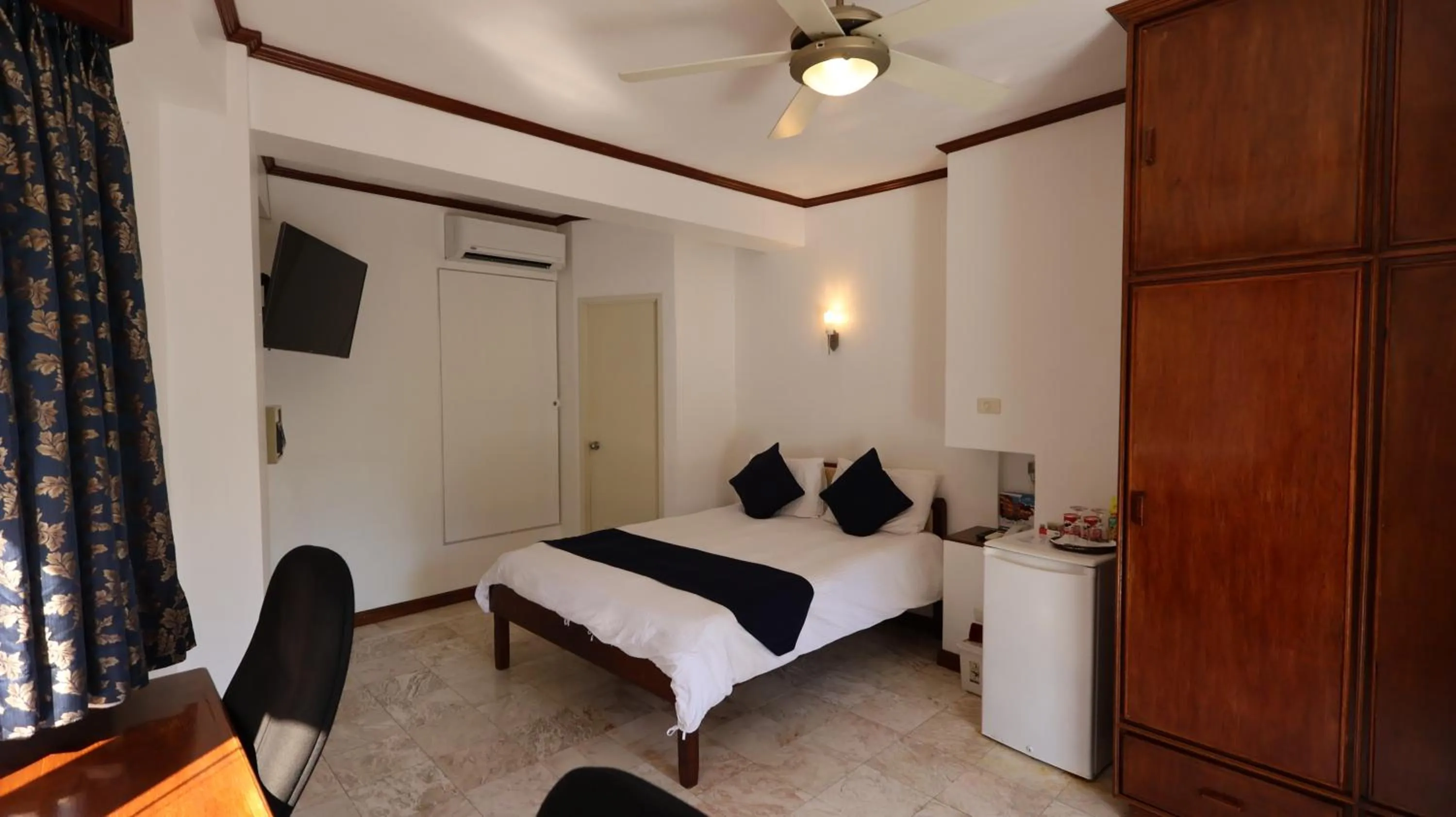 Bedroom, Bed in Mermaid Resort and Dive Center