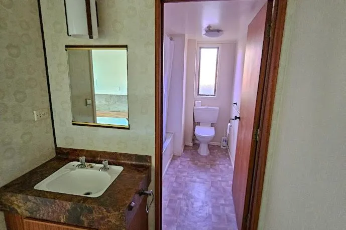 Bathroom in Discovery Countrytime Hotel