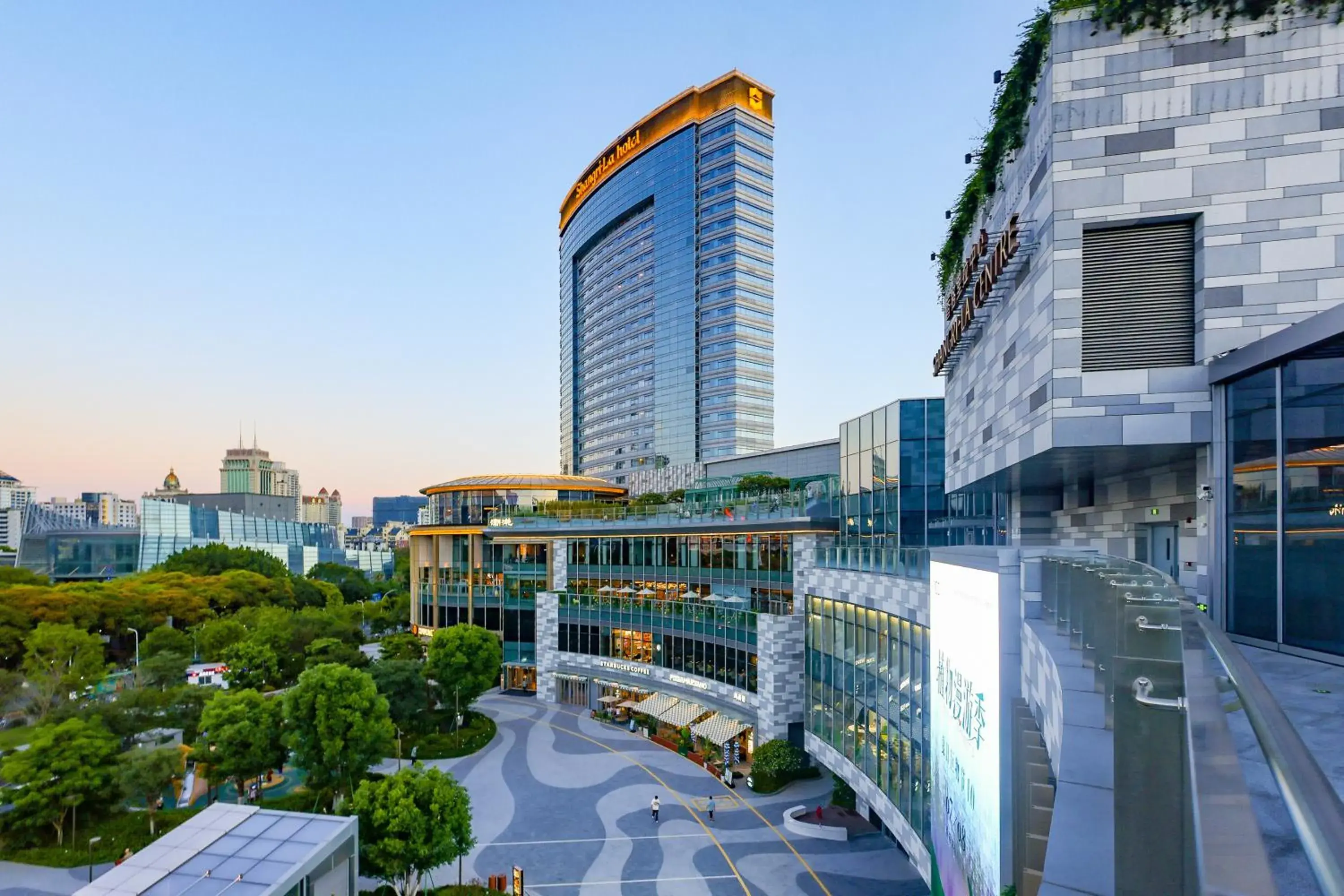 Property building in Shangri-La Fuzhou Property building in Shangri-La Fuzhou