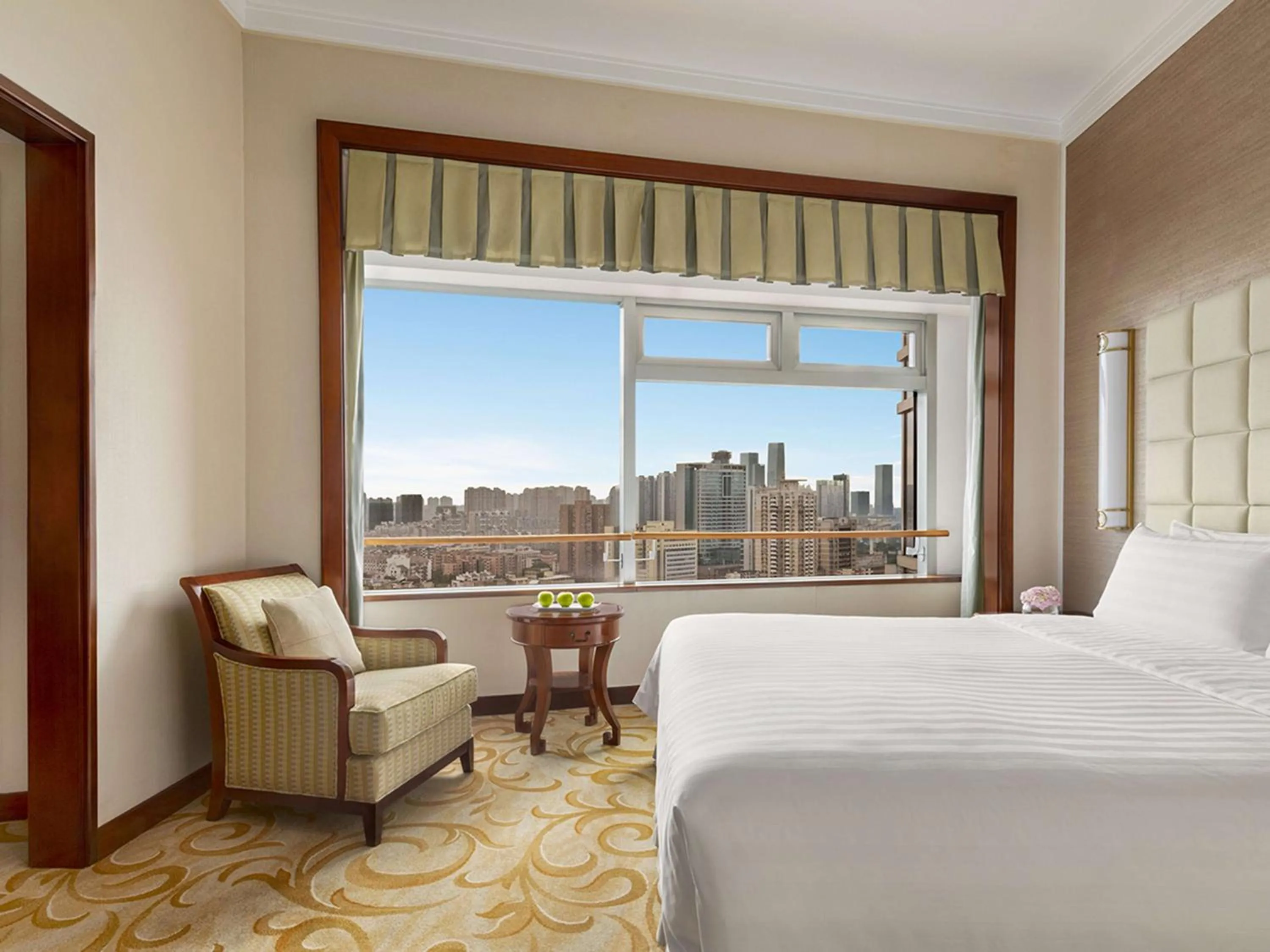 Photo of the whole room, Bed in Shangri-La Fuzhou