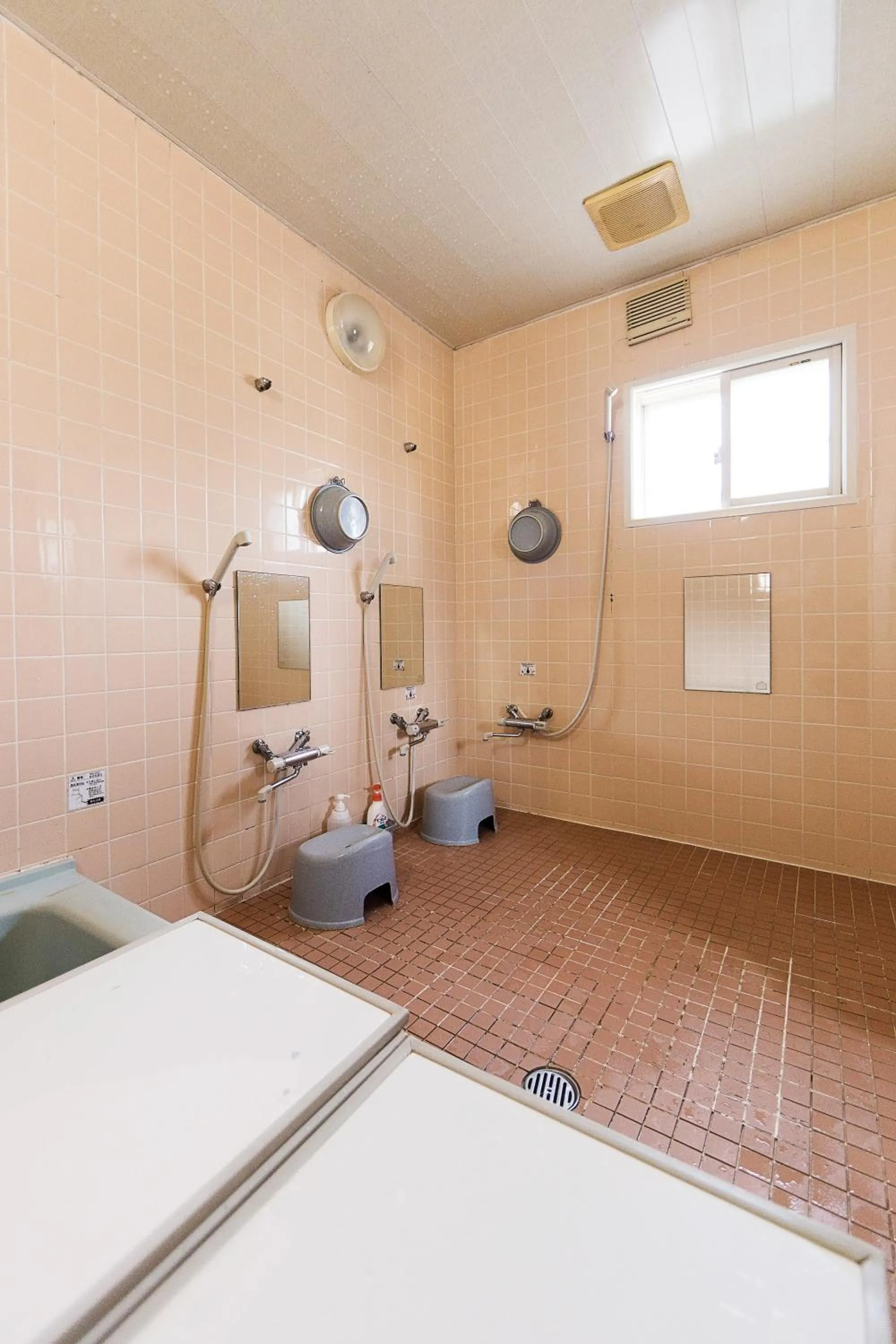 Hot Tub, Bed in Minshuku Nihonkai