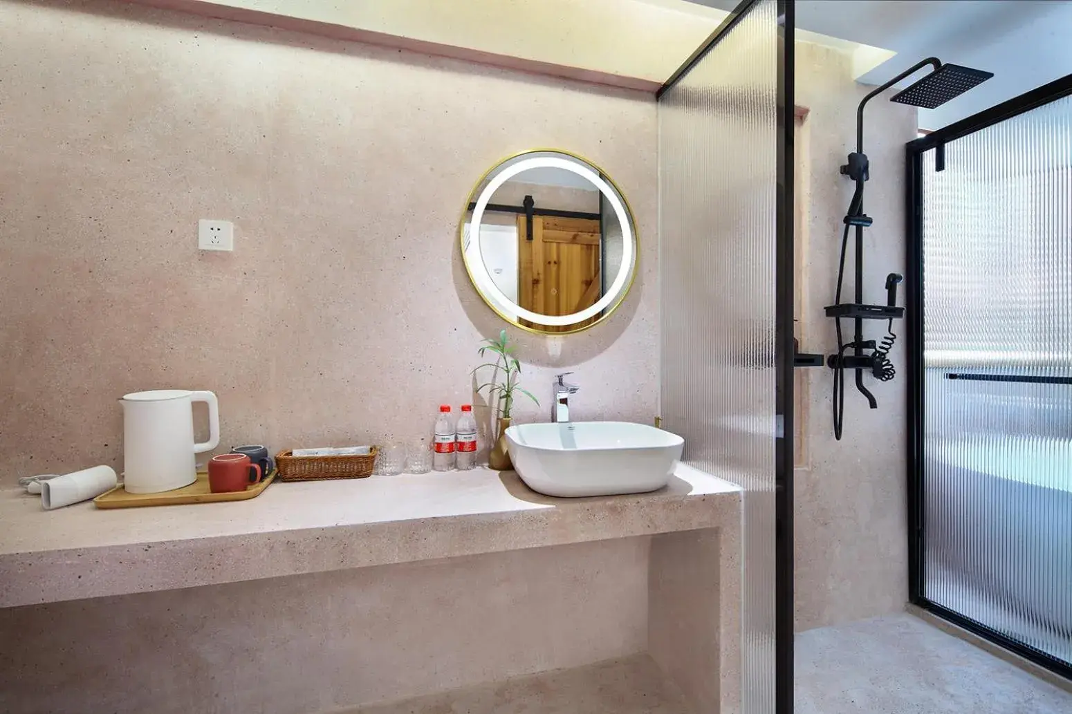 Deluxe Double Room with Bath in Sky Garden Inn Deluxe Double Room with Bath in Sky Garden Inn