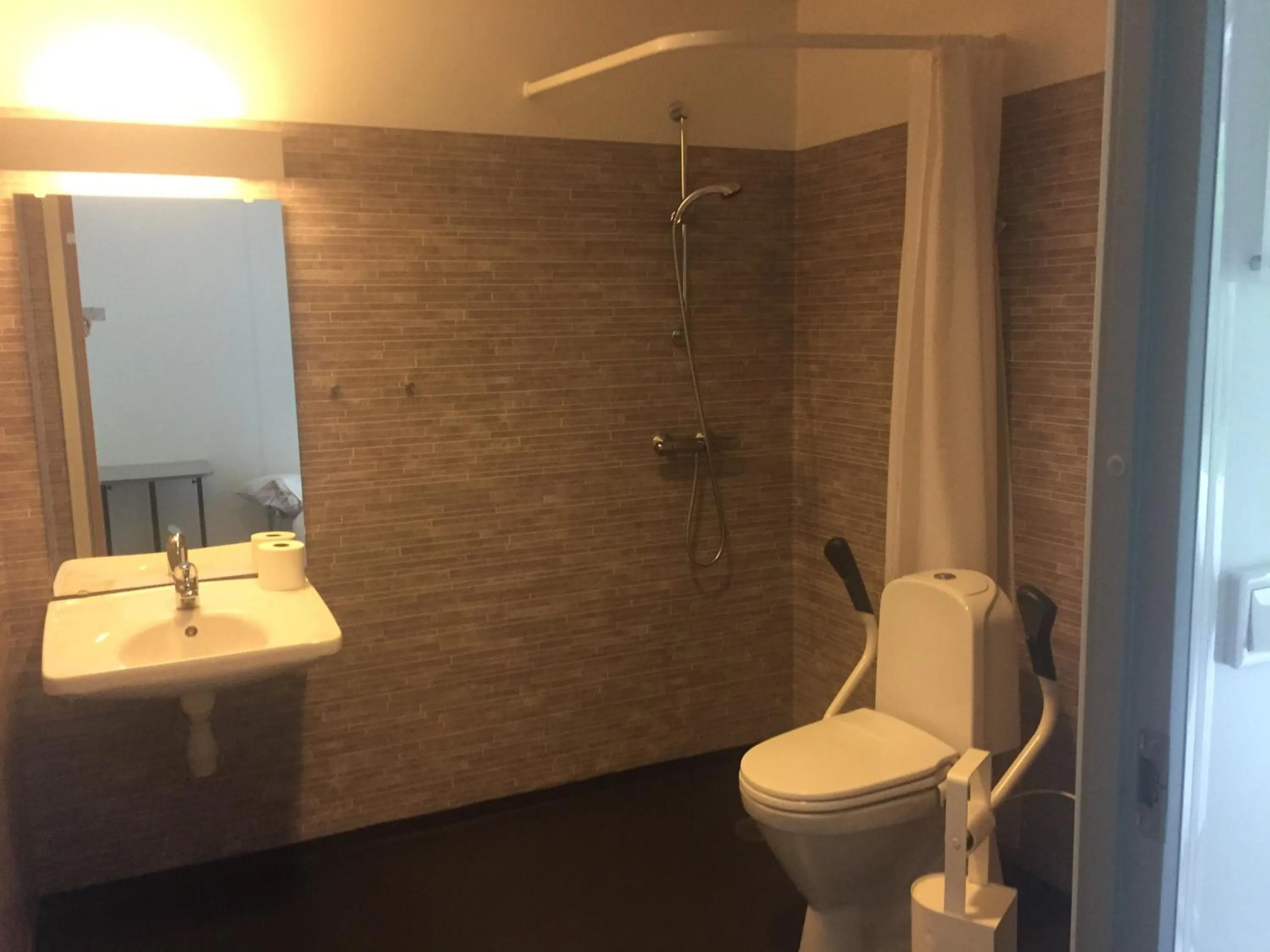 Bathroom in Ansgar Summerhotel