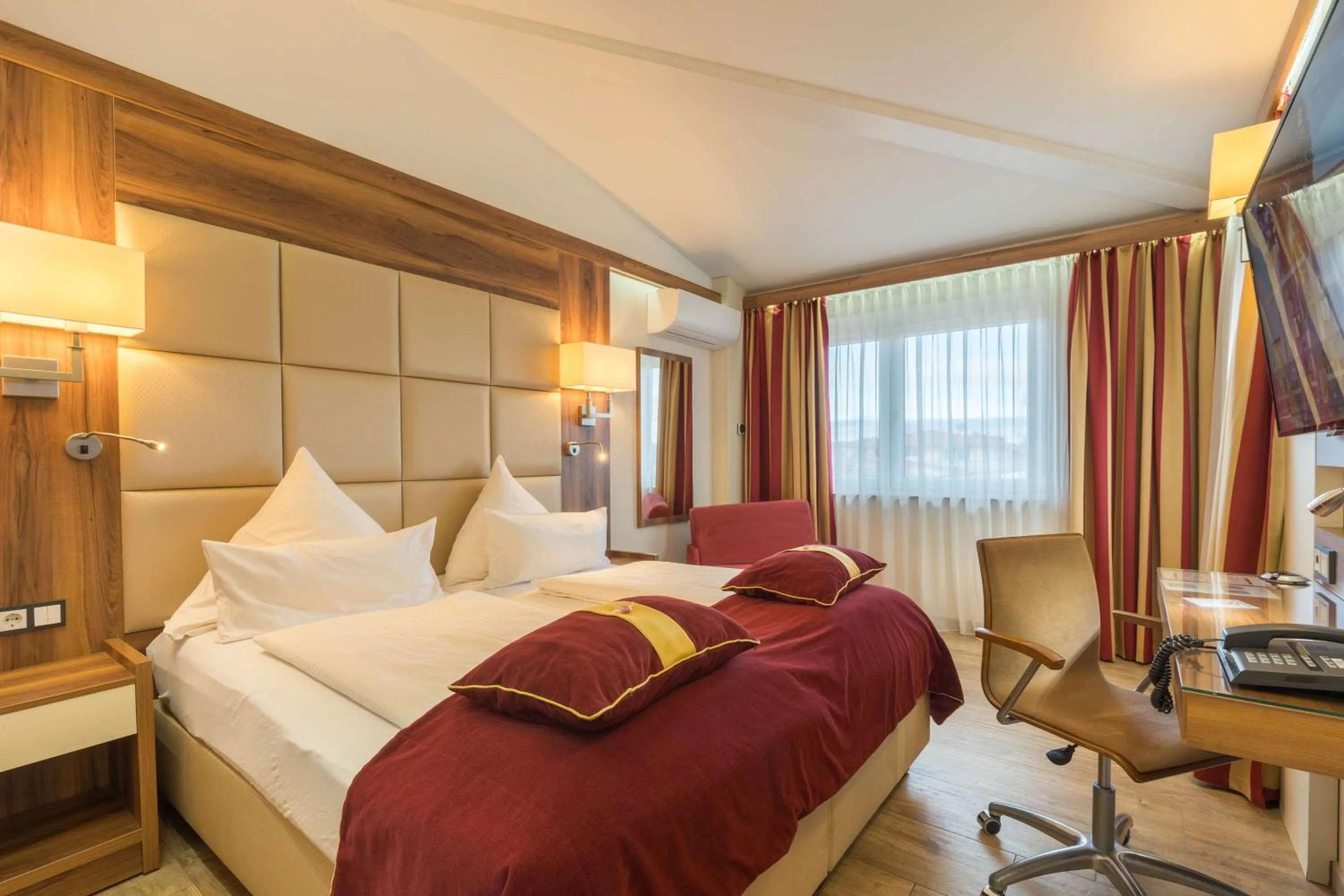 Bedroom, Bed in Best Western Plus Hotel Füssen