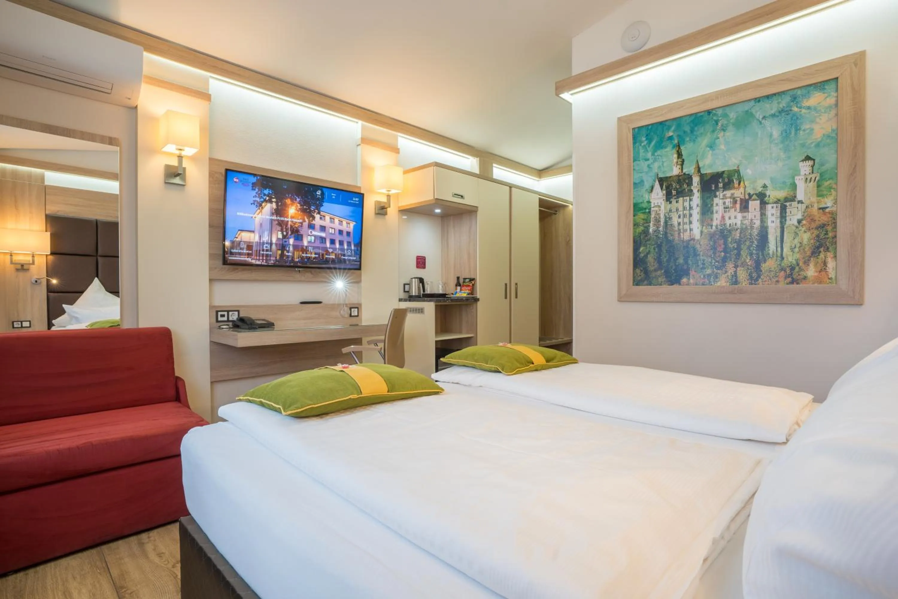 Photo of the whole room, Bed in Best Western Plus Hotel Füssen