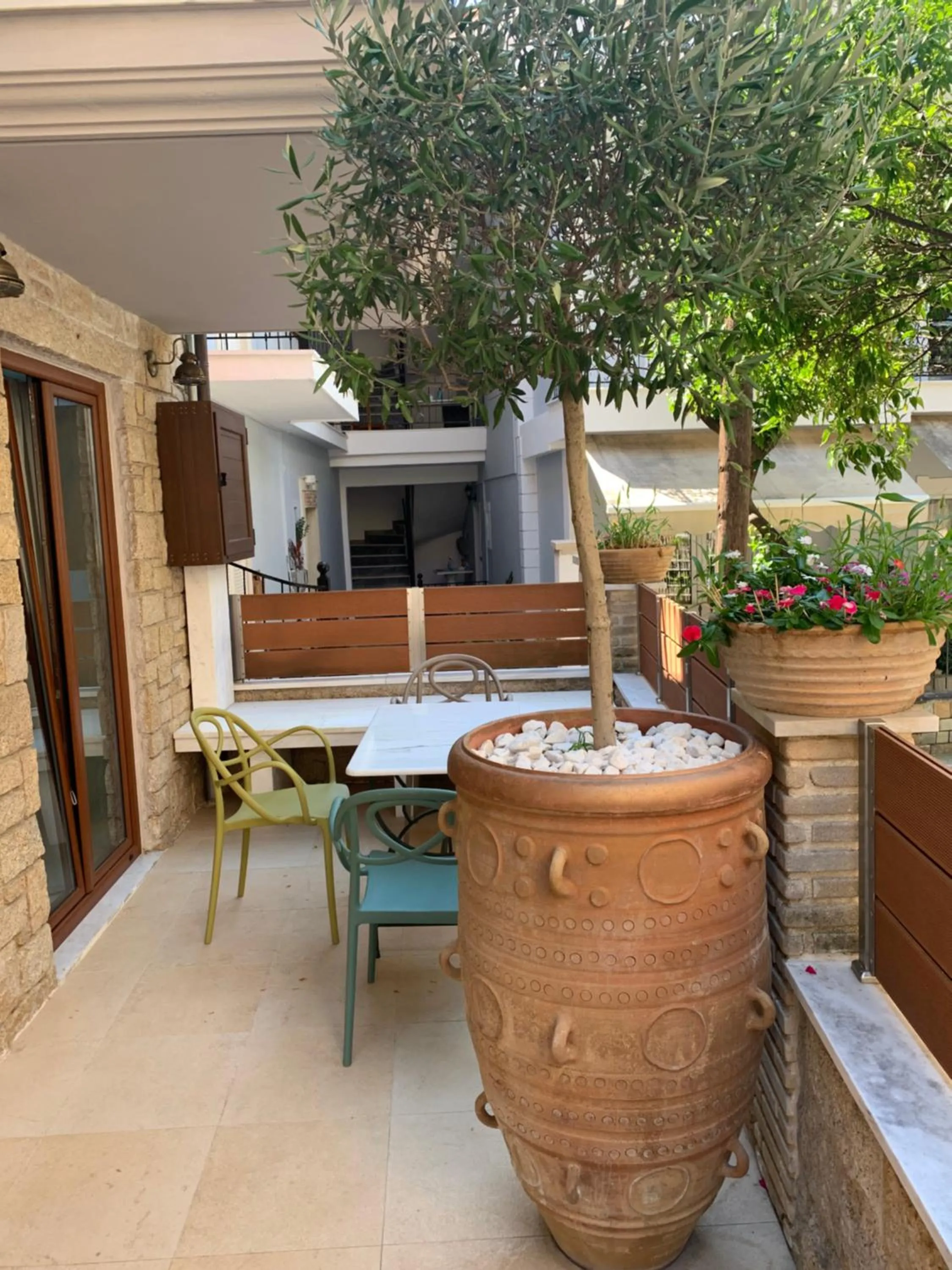 Leda Suites