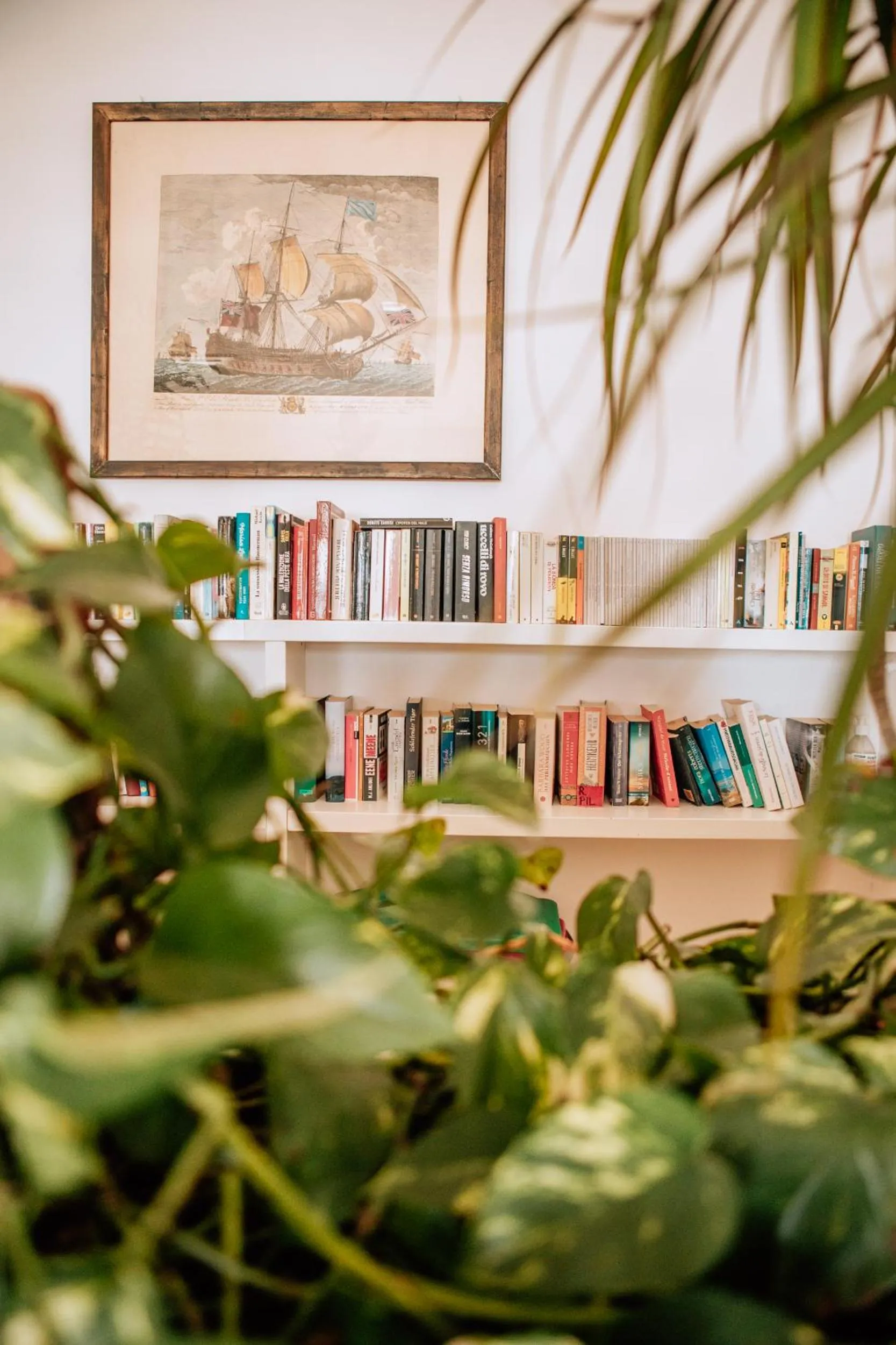Library in Hotel Parrini