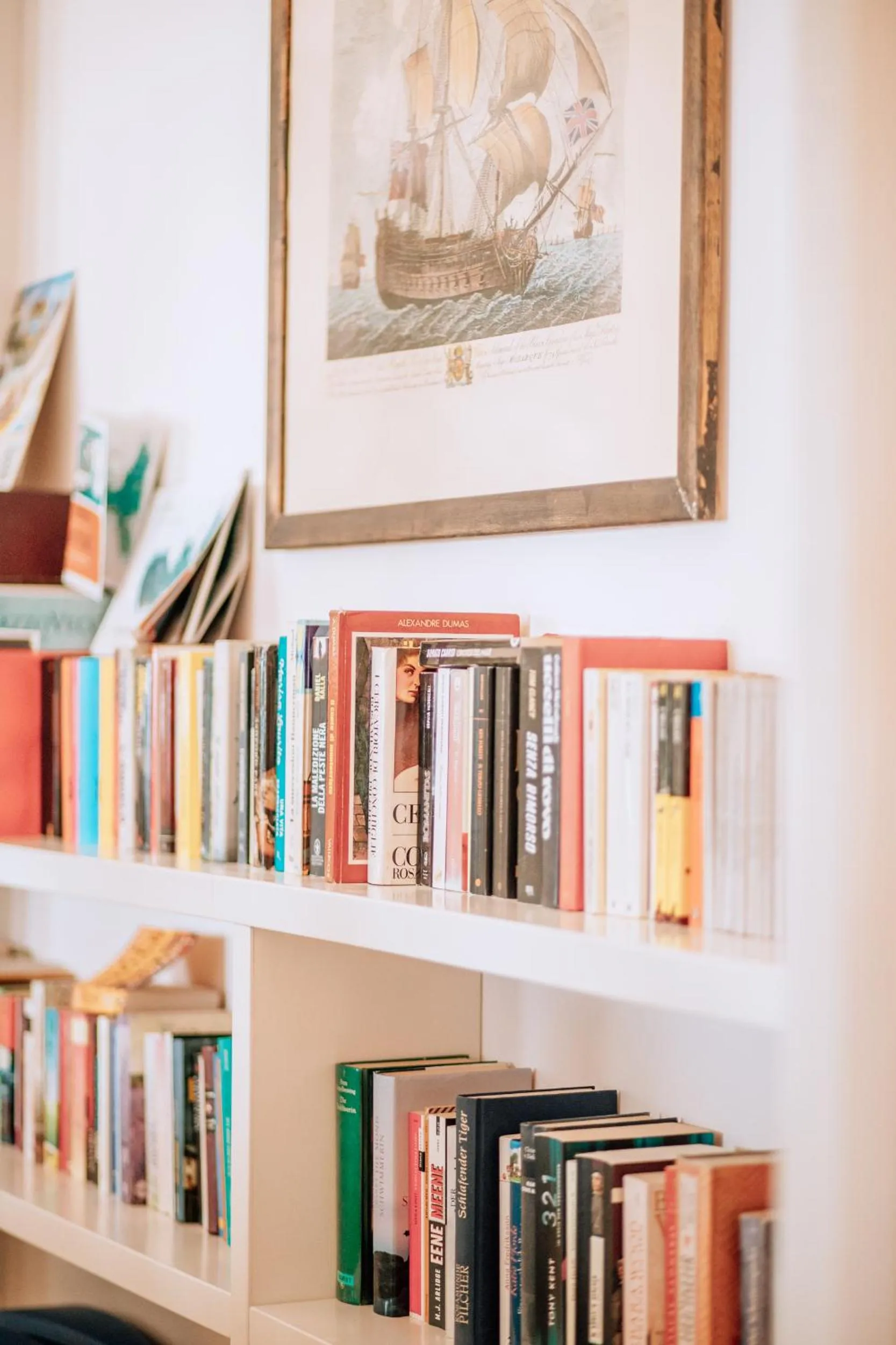 Library in Hotel Parrini