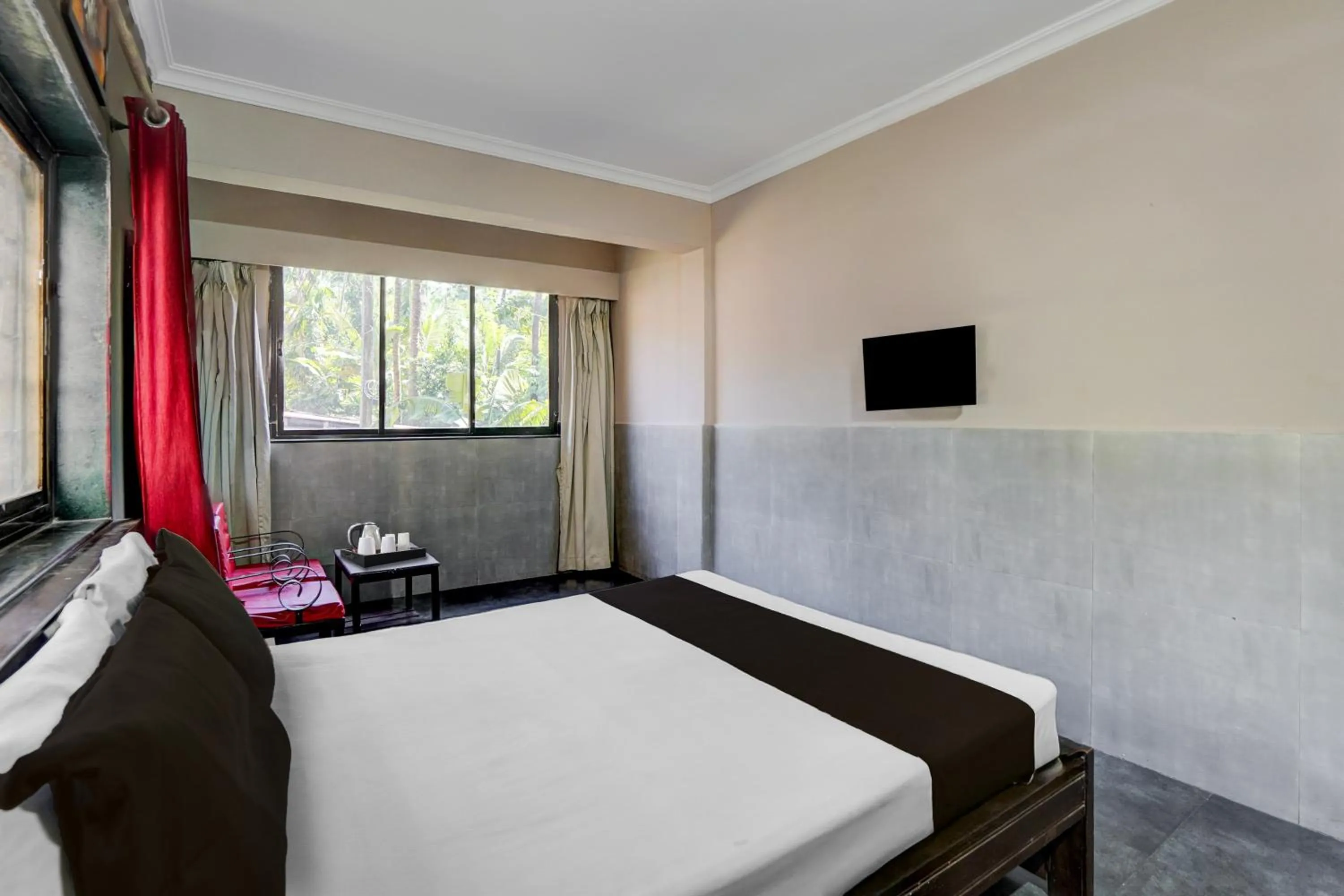 Bedroom, Bed in Super Hotel O Calangute-Baga Crossway Formerly Rustic Village