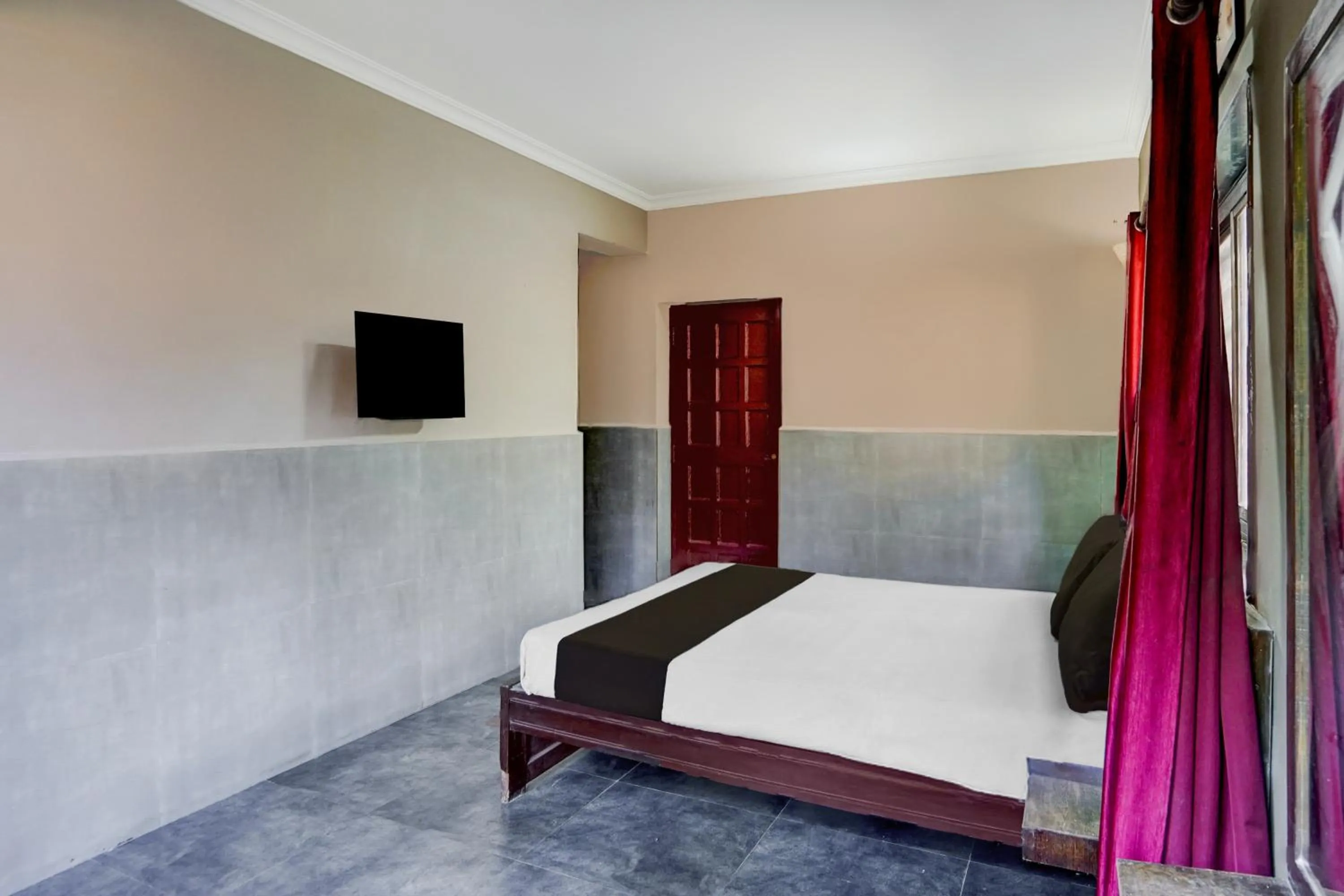 Bedroom, Bed in Super Hotel O Calangute-Baga Crossway Formerly Rustic Village