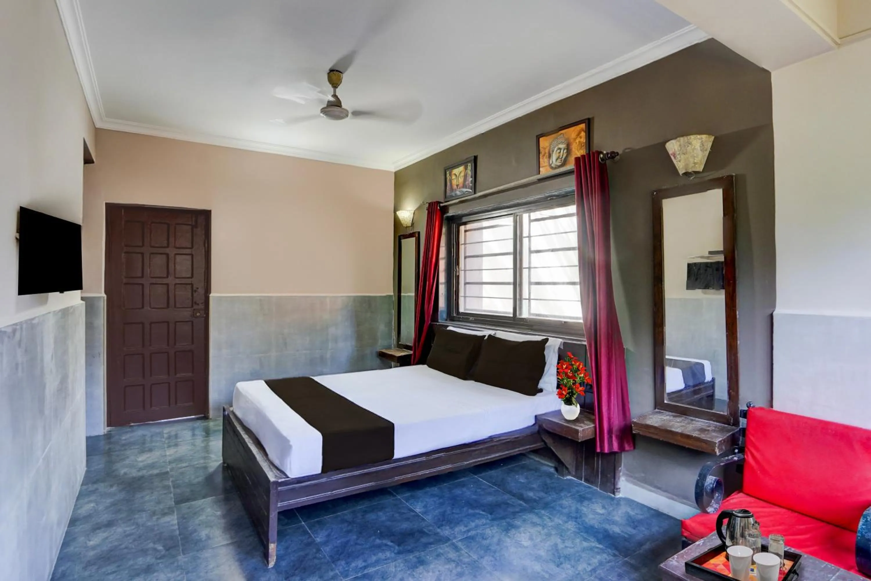 Bedroom, Bed in Super Hotel O Calangute-Baga Crossway Formerly Rustic Village