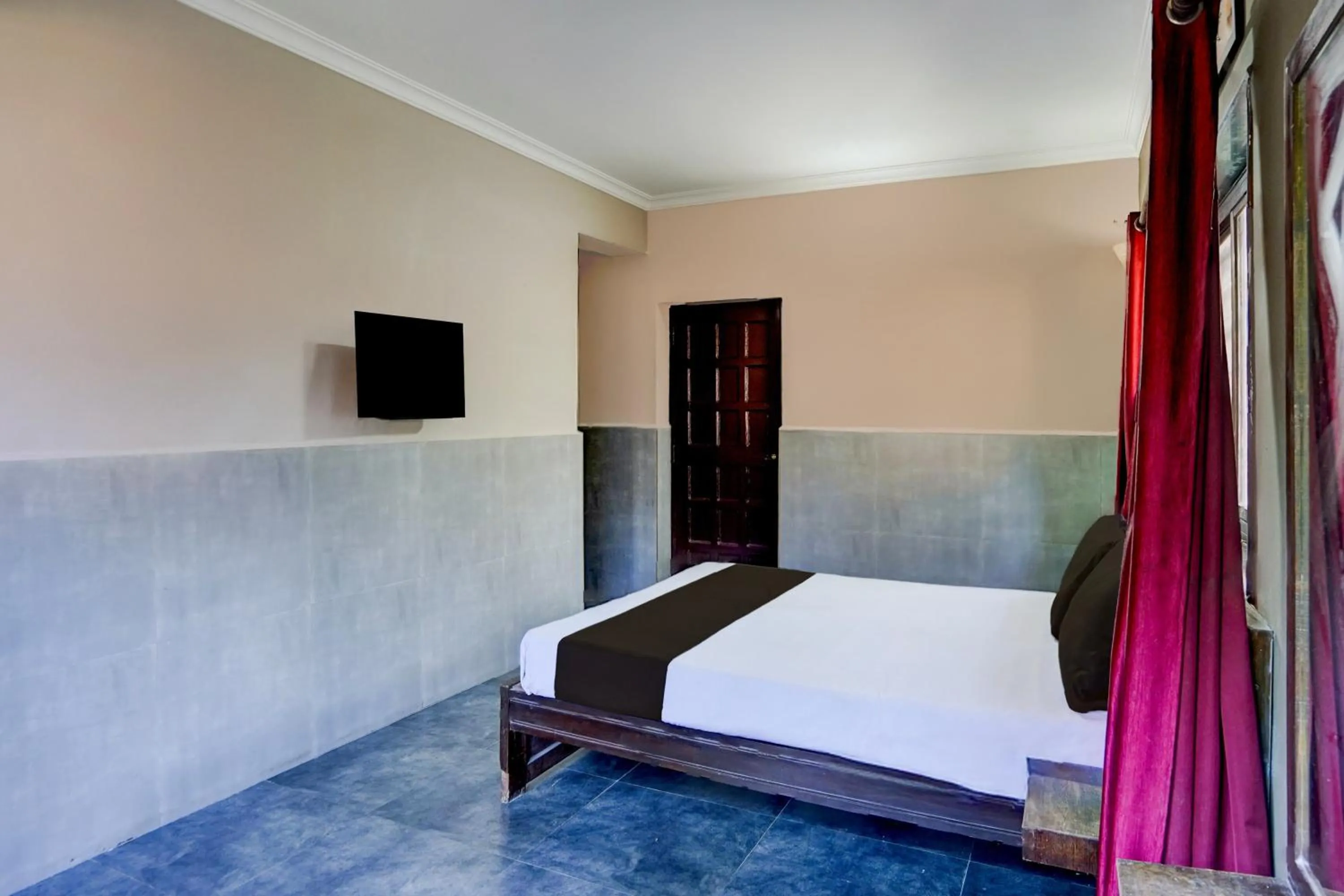 Bedroom, Bed in Super Hotel O Calangute-Baga Crossway Formerly Rustic Village