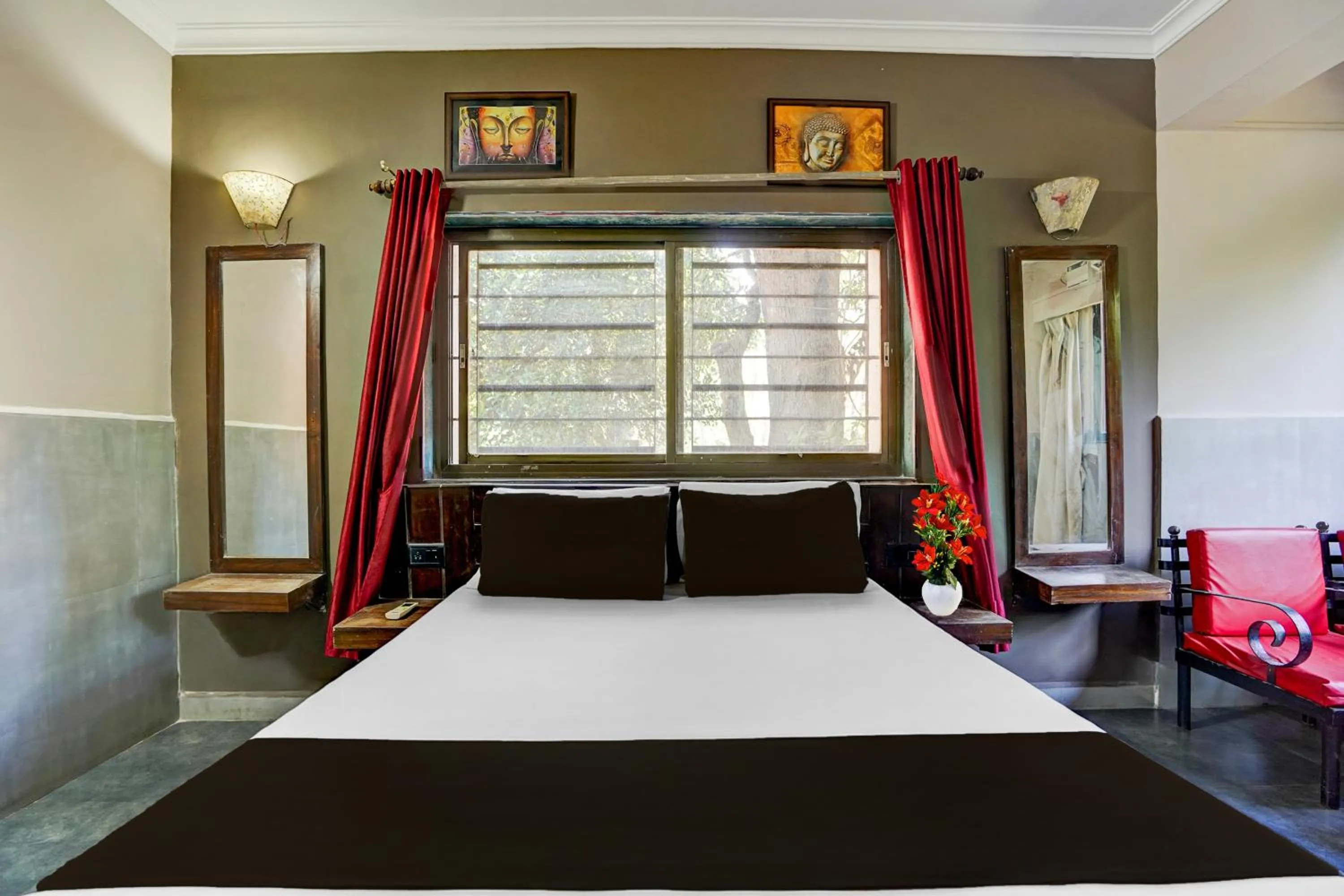 Bedroom, Bed in Super Hotel O Calangute-Baga Crossway Formerly Rustic Village