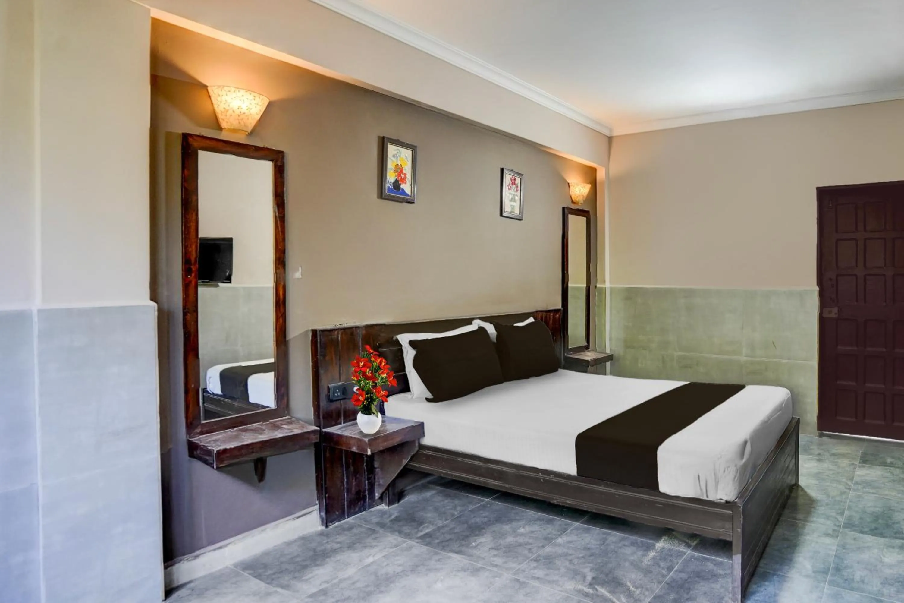 Bedroom, Bed in Super Hotel O Calangute-Baga Crossway Formerly Rustic Village