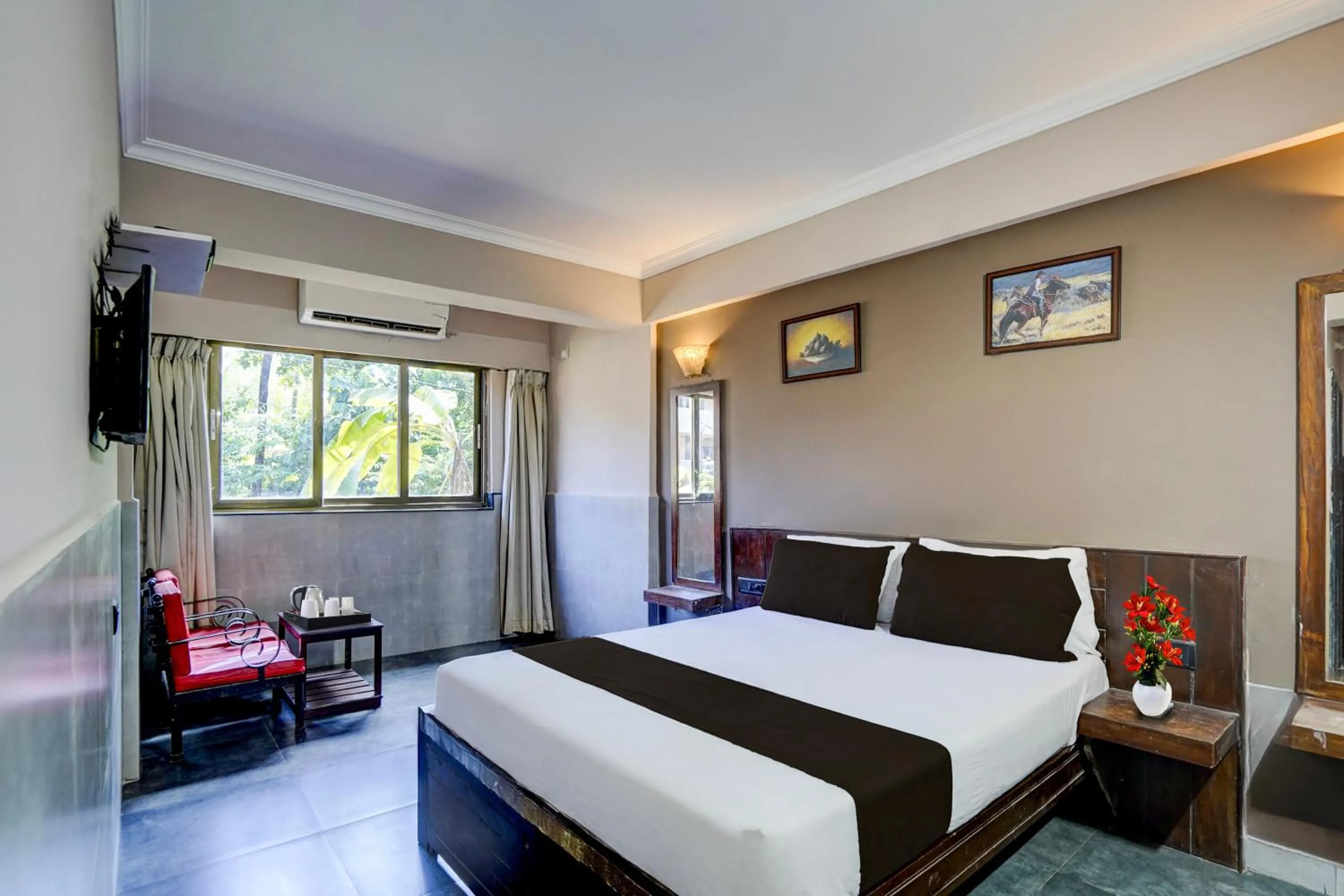 Bedroom, Bed in Super Hotel O Calangute-Baga Crossway Formerly Rustic Village