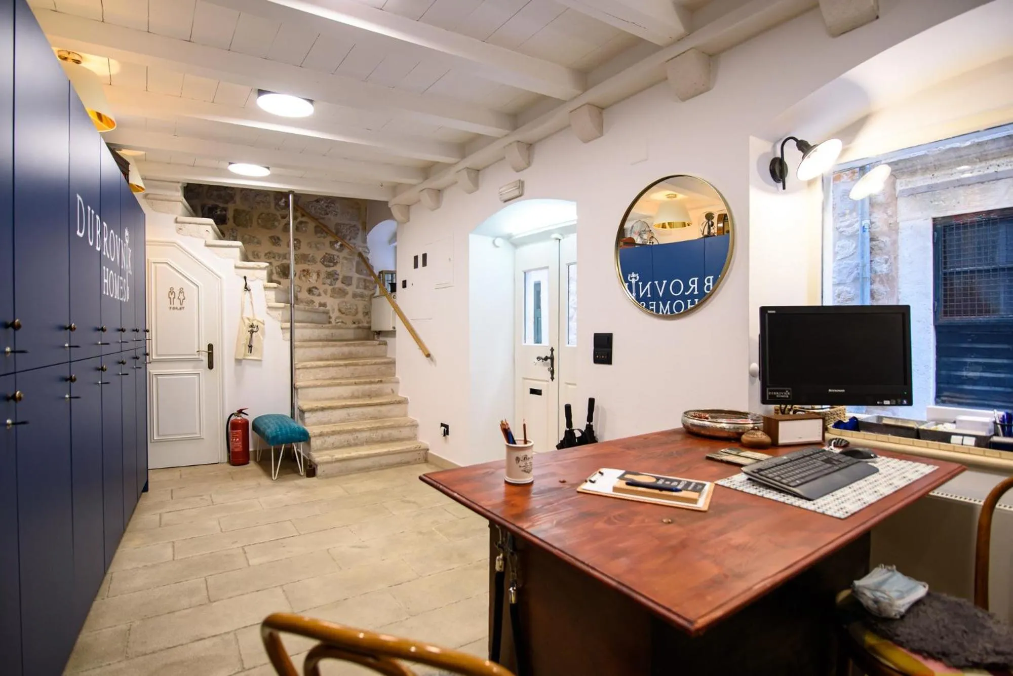 Lobby or reception in ART HOME ARTHUR by DuHomes