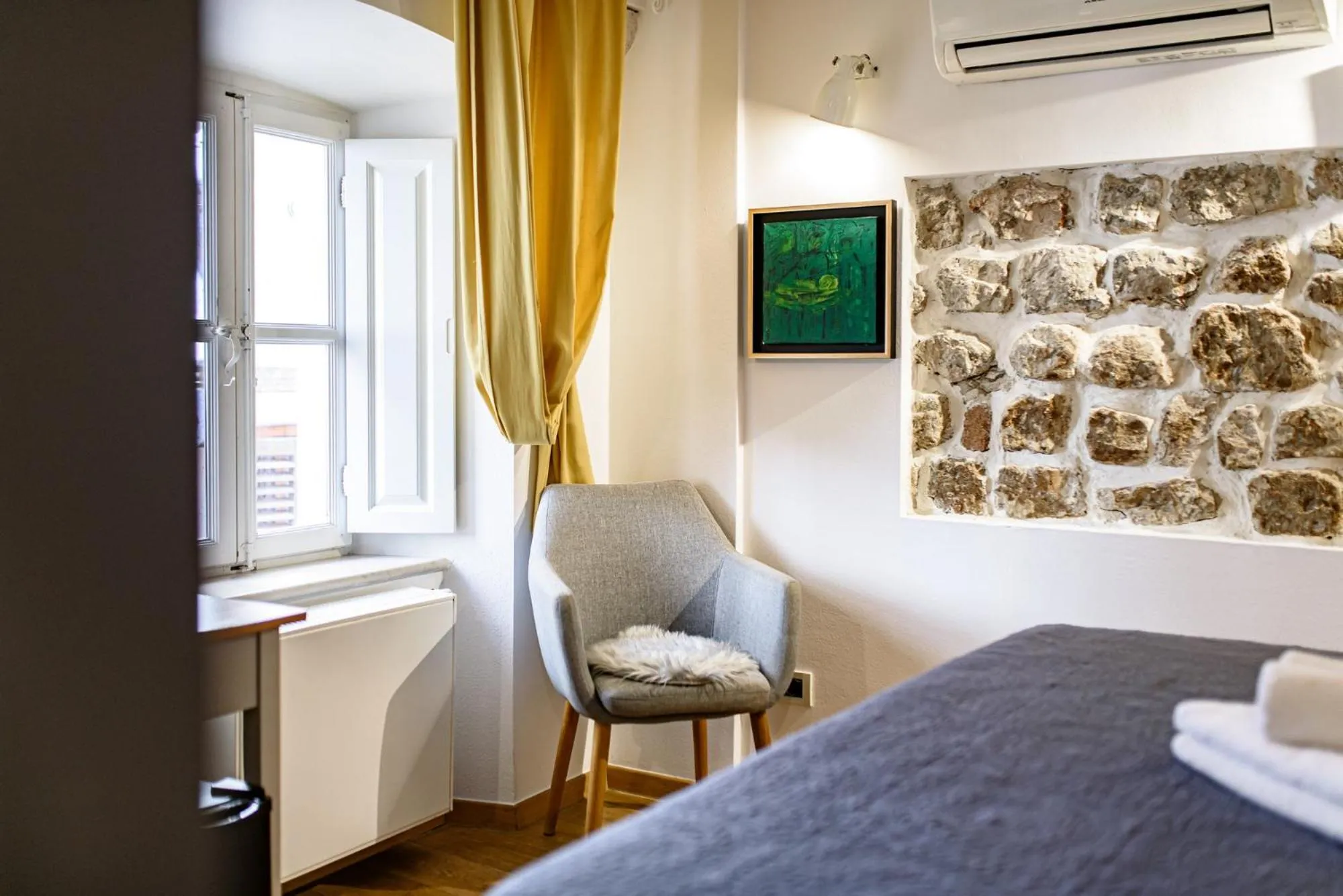 Bed in ART HOME ARTHUR by DuHomes