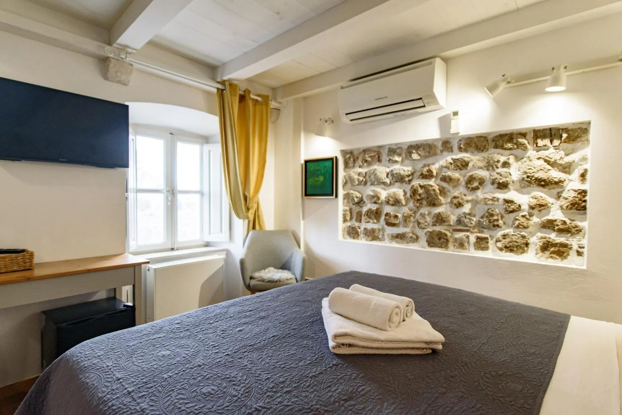 Bed in ART HOME ARTHUR by DuHomes