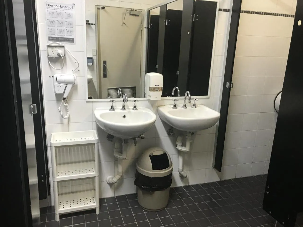 Bathroom in Big Backpackers Hostel