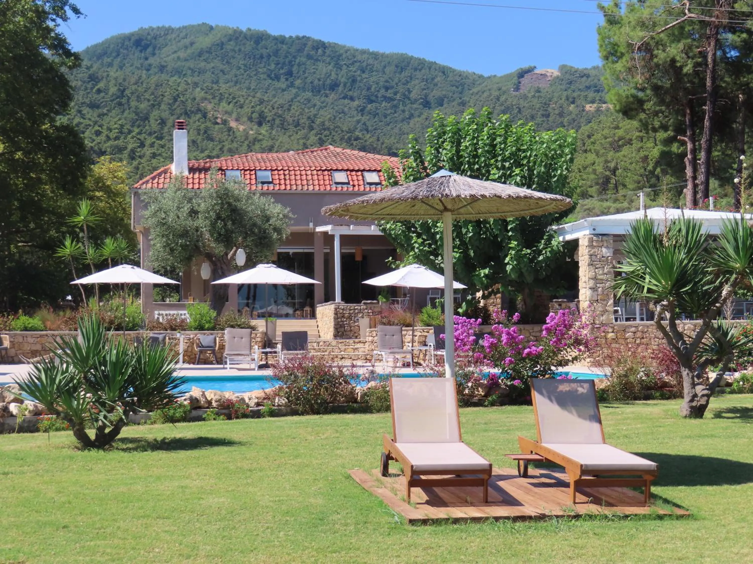 Aroma Beach Bungalows