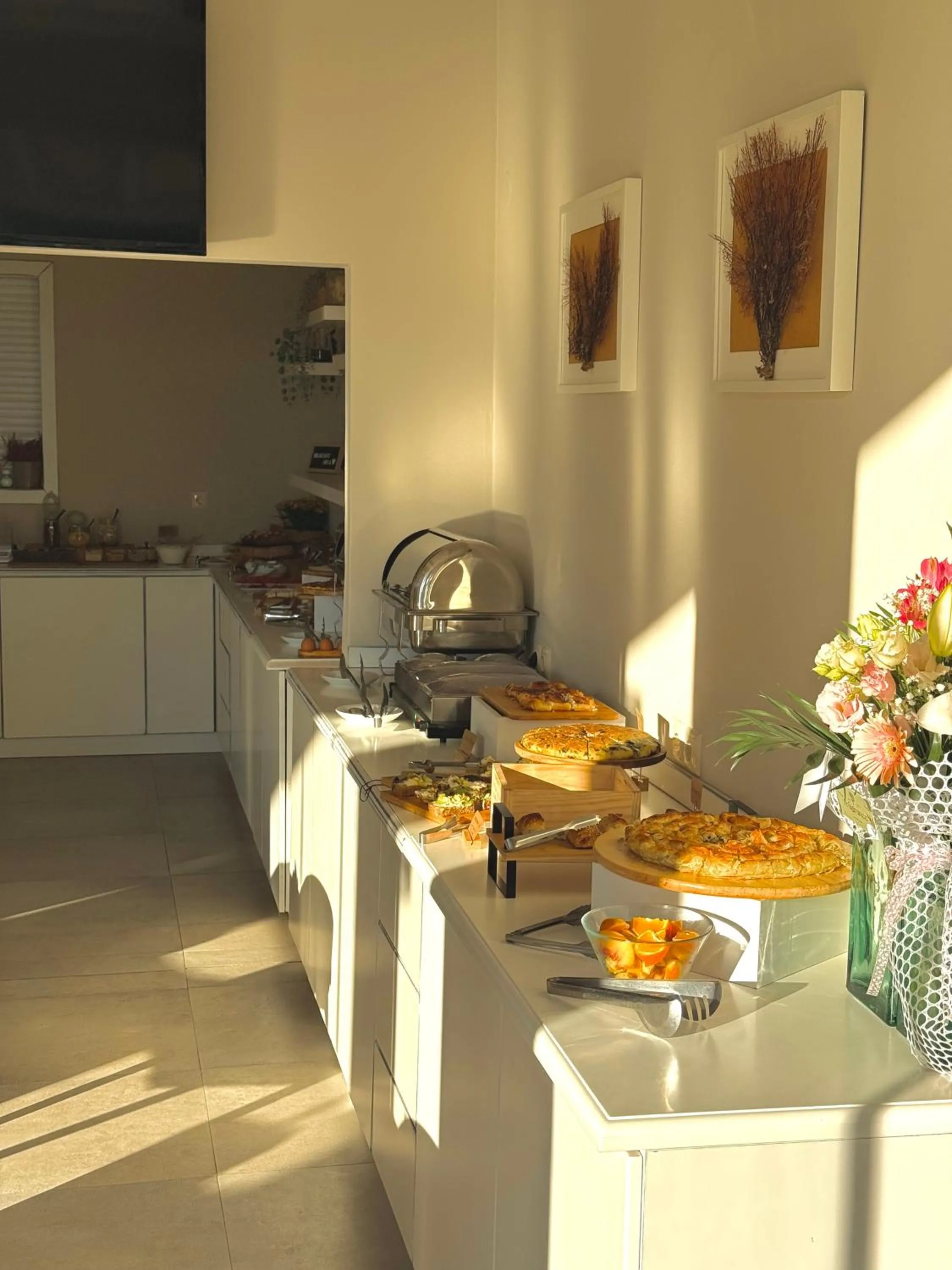 Breakfast in Aroma Beach Bungalows