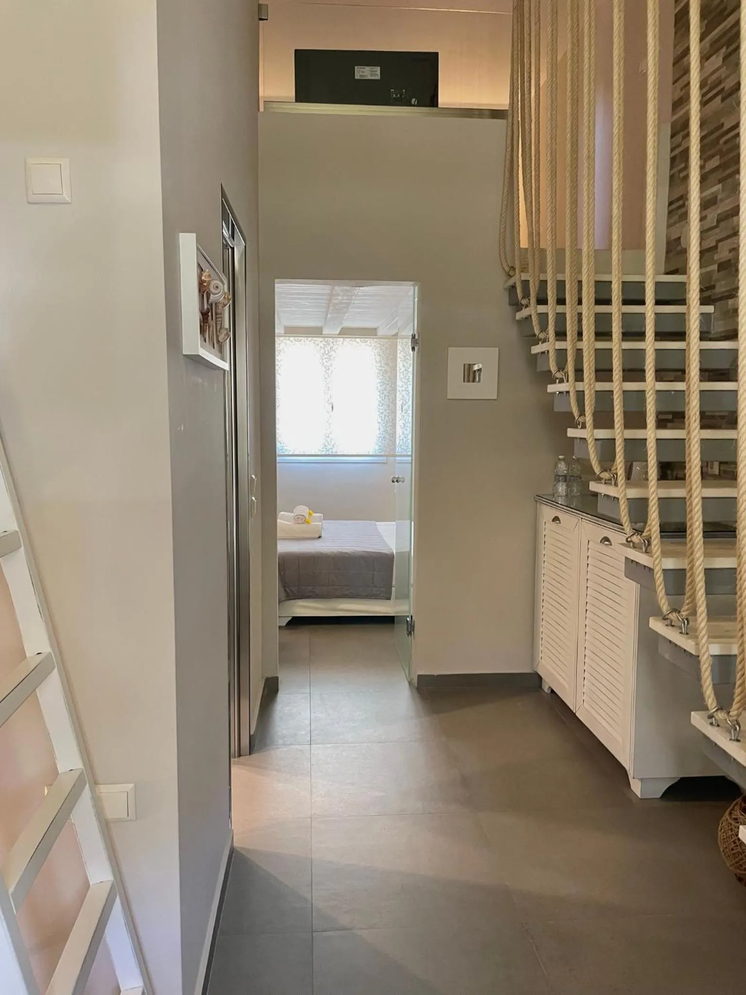 Bed in Aroma Beach Bungalows