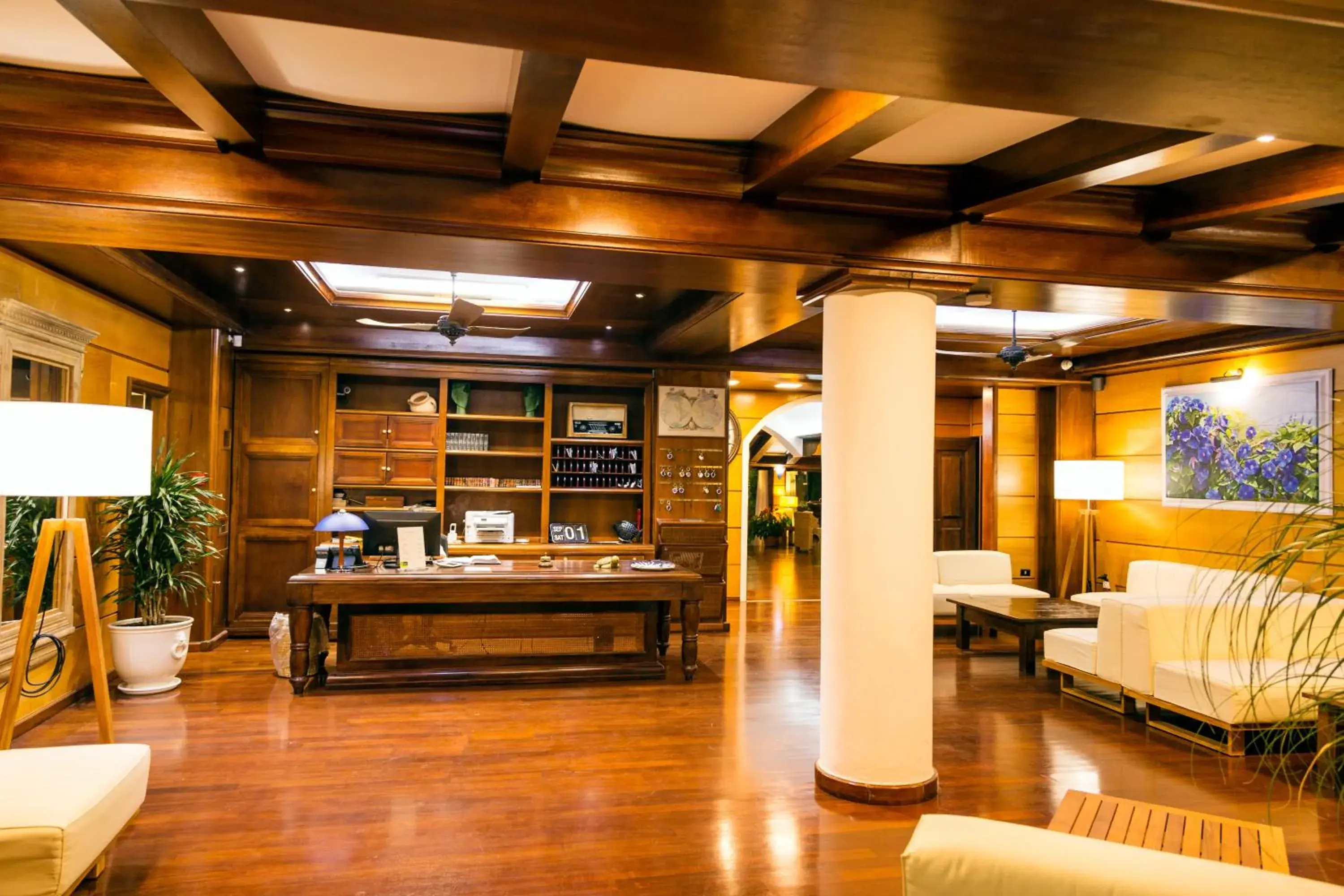 Lobby or reception in Hotel Mediterraneo Lobby or reception in Hotel Mediterraneo