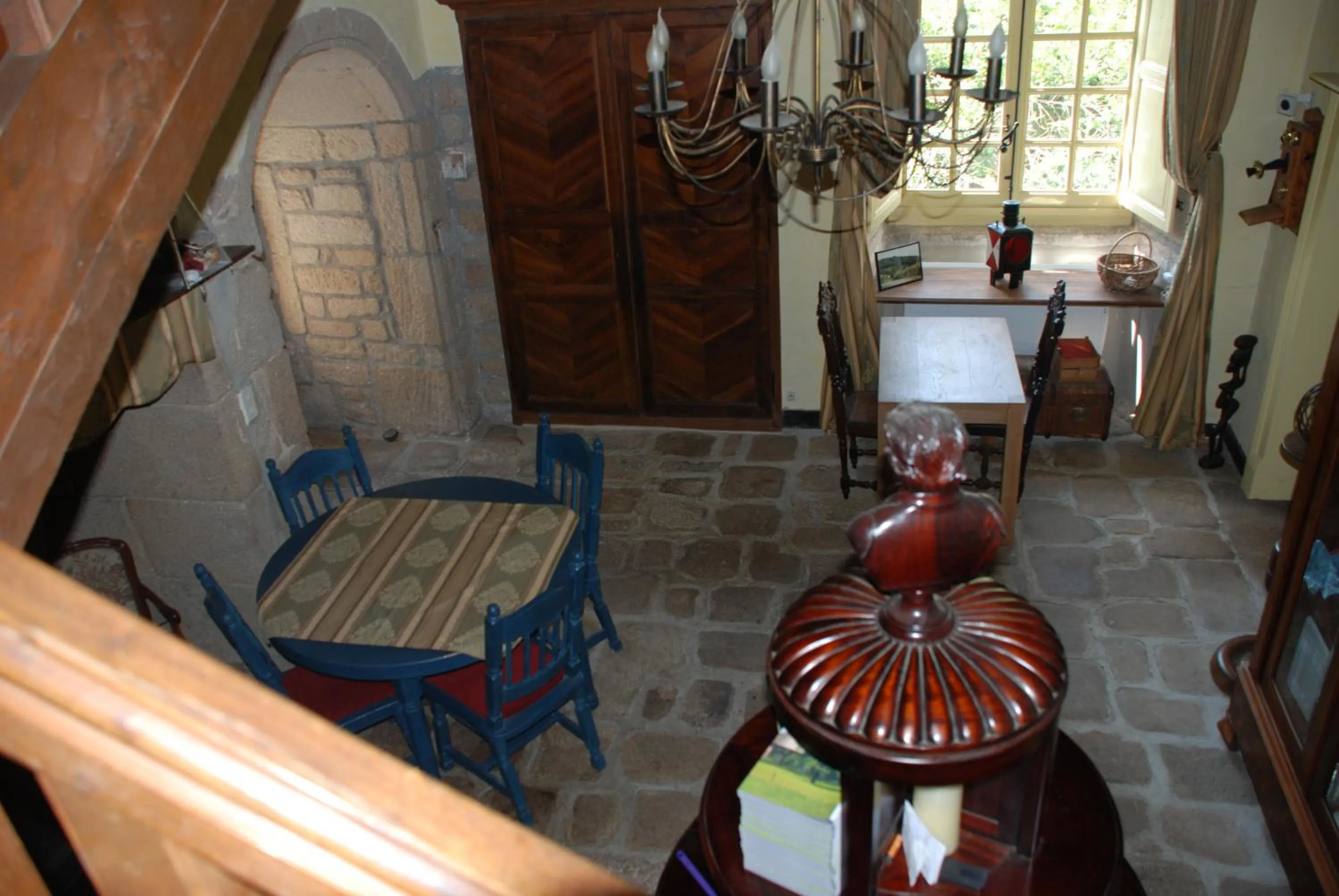 Dining area in B&B Chateau le Bois