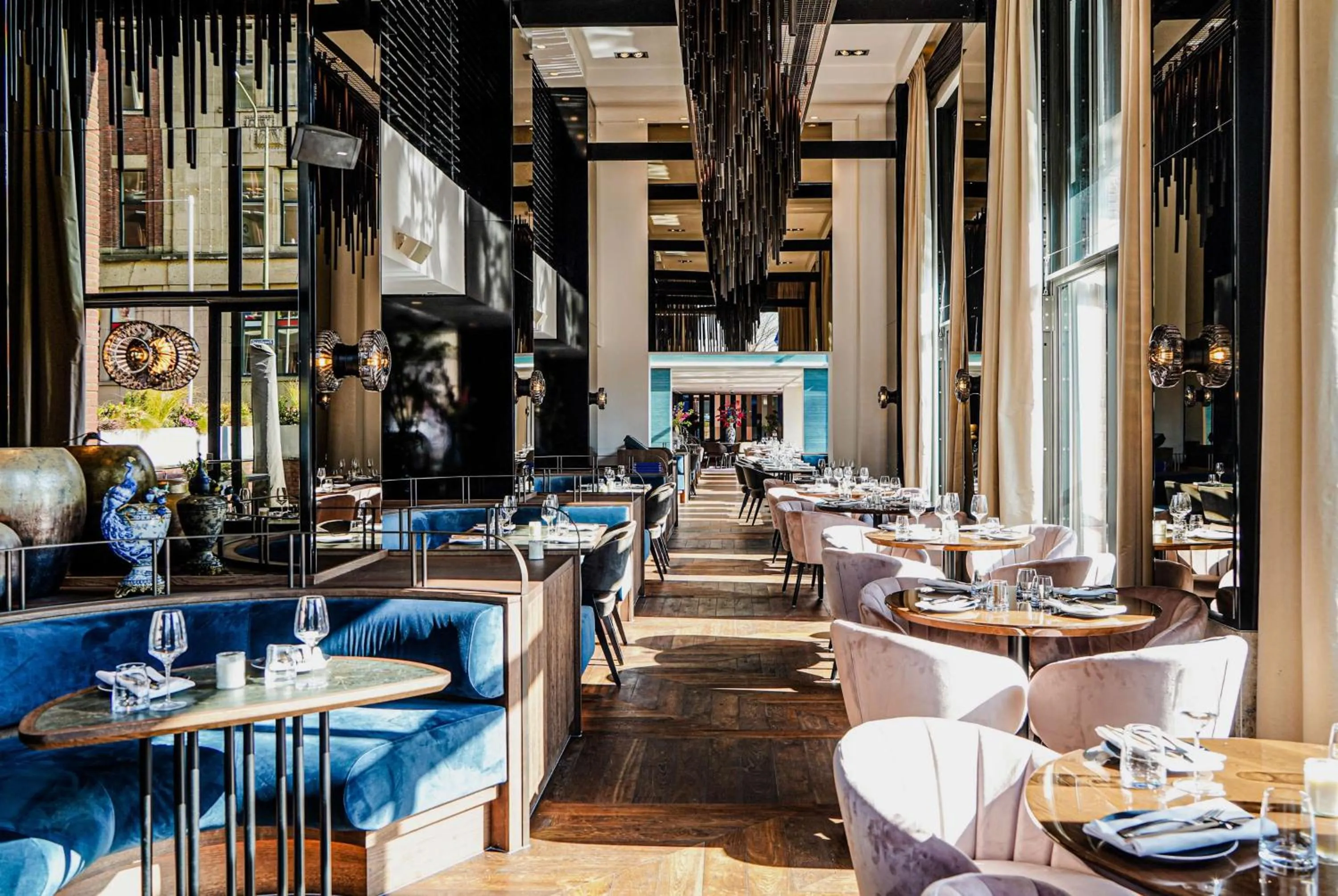 Restaurant/places to eat in Hilton The Hague