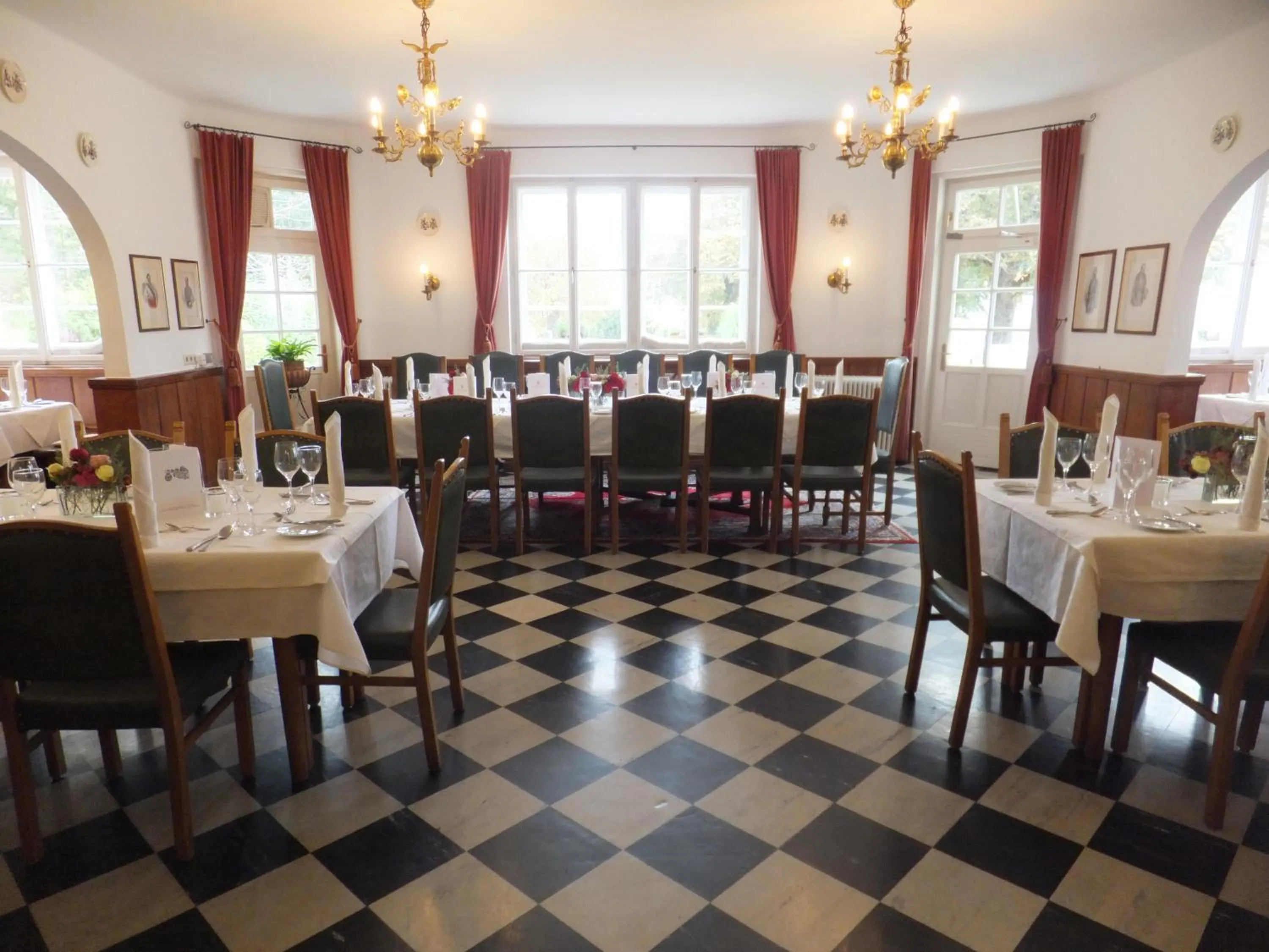 Restaurant/places to eat in Hotel Restaurant Grünwalderhof