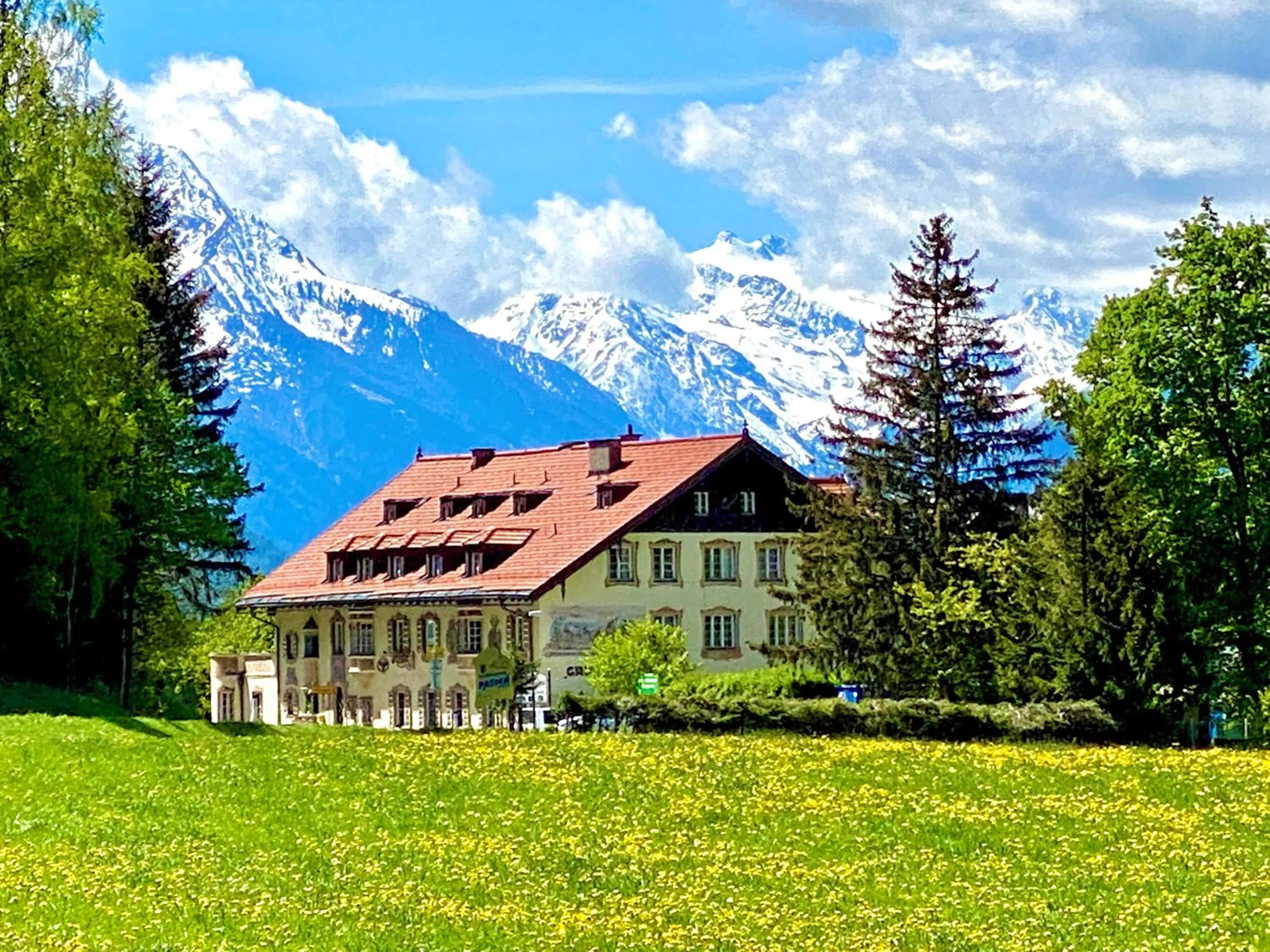 Property building in Hotel Restaurant Grünwalderhof