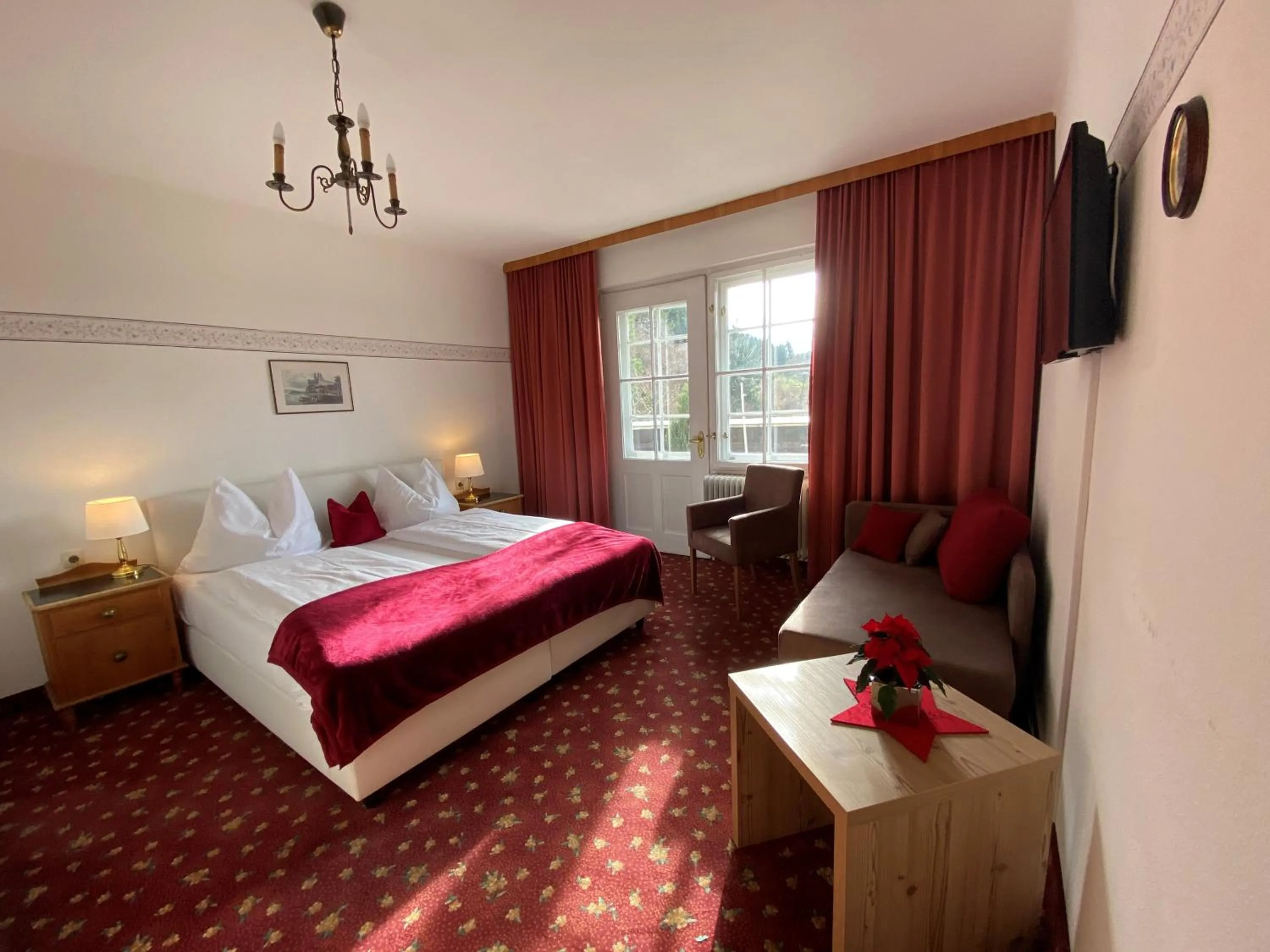 Photo of the whole room, Bed in Hotel Restaurant Grünwalderhof