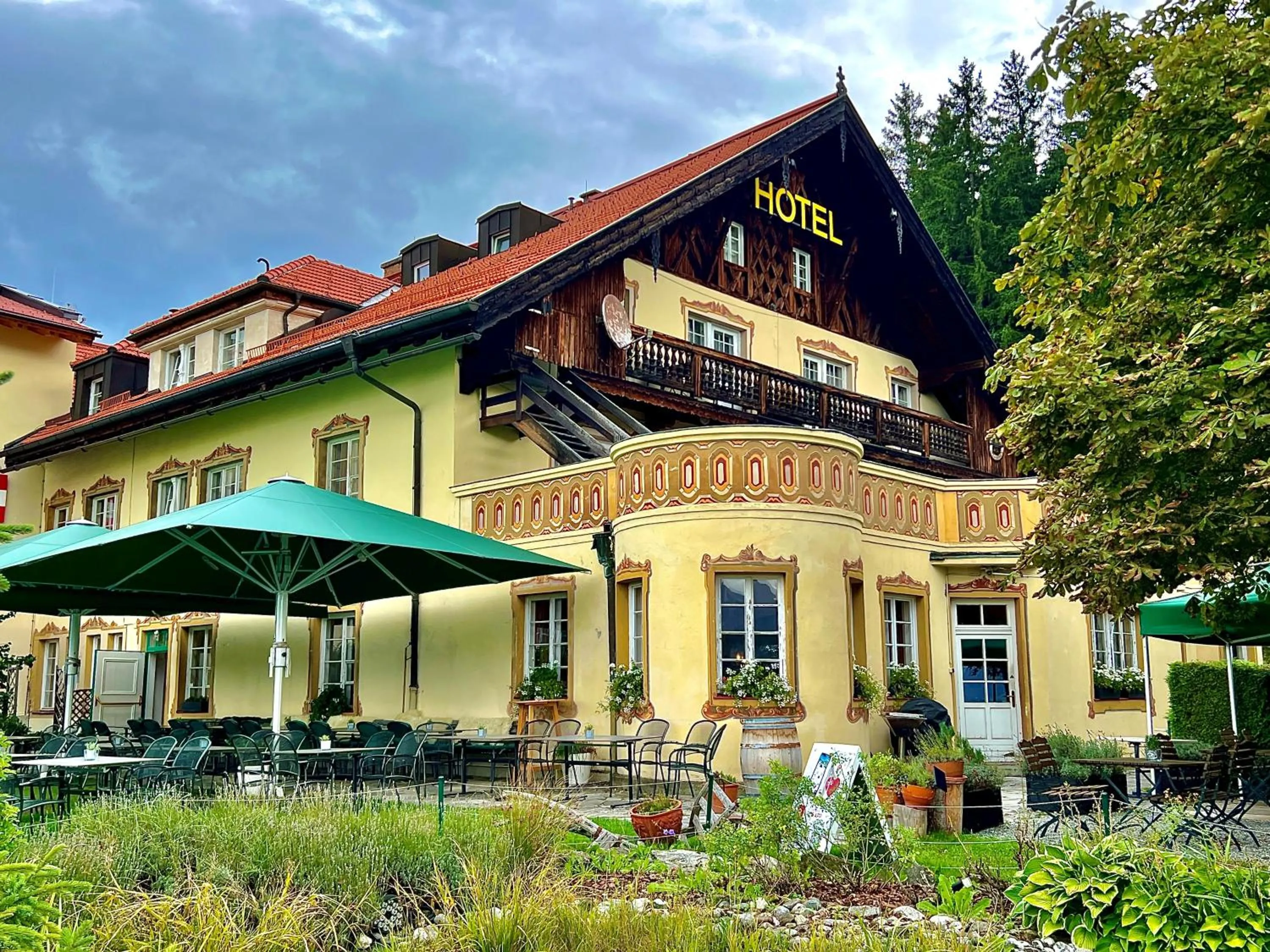 Property building in Hotel Restaurant Grünwalderhof