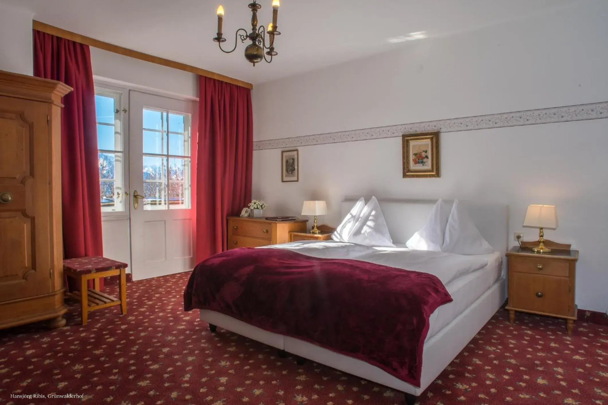 Double Room with Balcony in Hotel Restaurant Grünwalderhof Double Room with Balcony in Hotel Restaurant Grünwalderhof