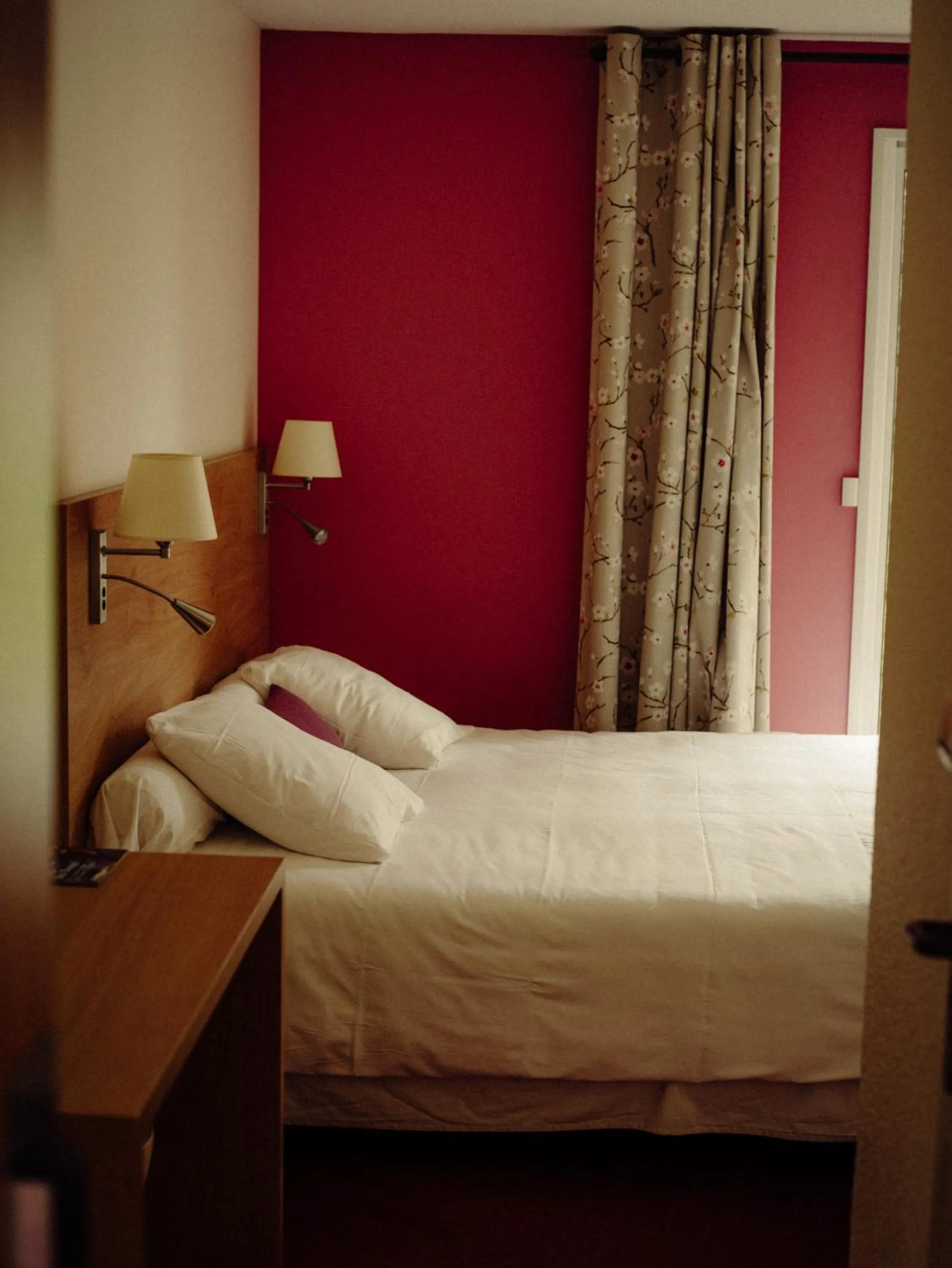 Bed in Hôtel Restaurant Ar Milin-Logis hôtels