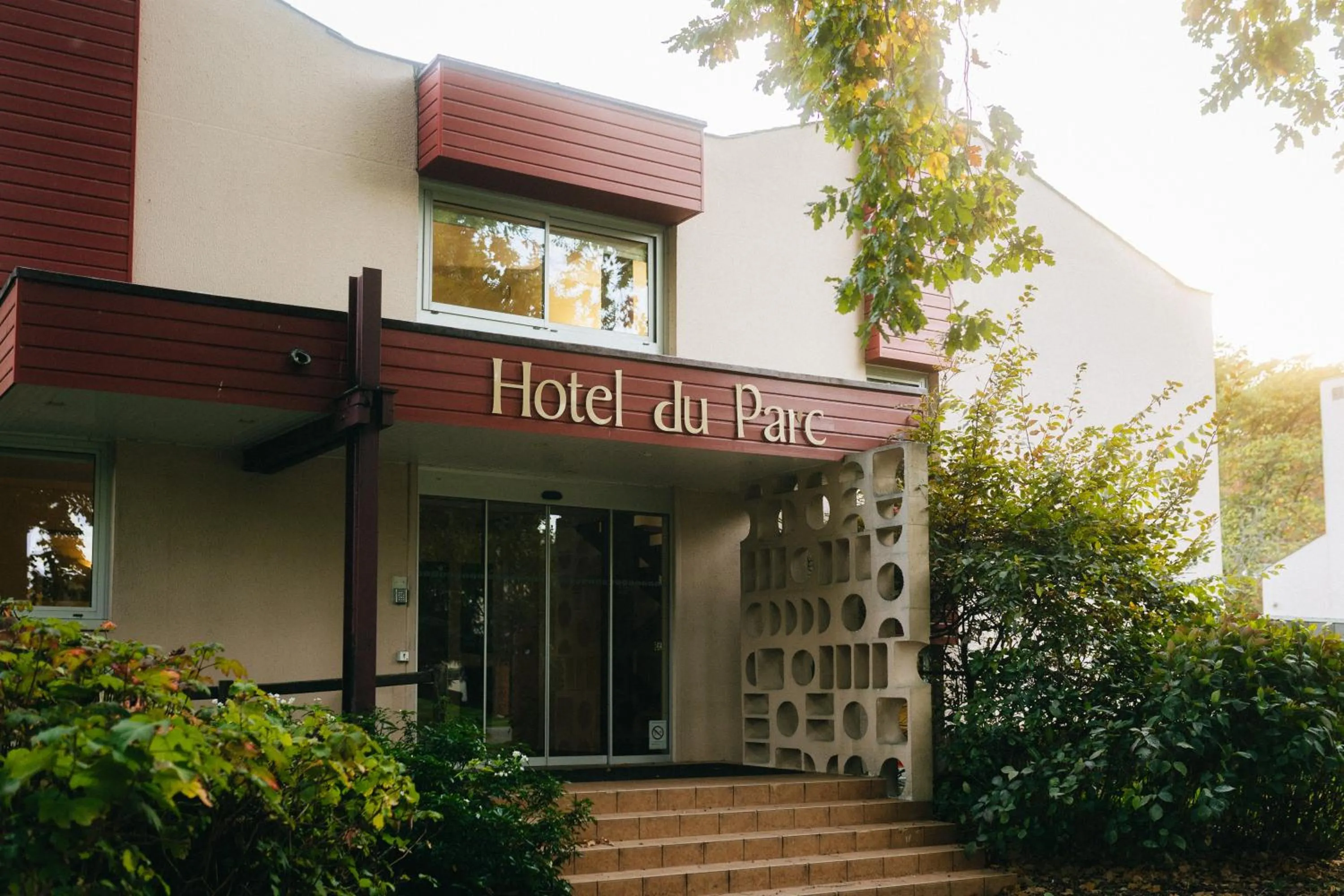 Facade/entrance in Hôtel Restaurant Ar Milin-Logis hôtels