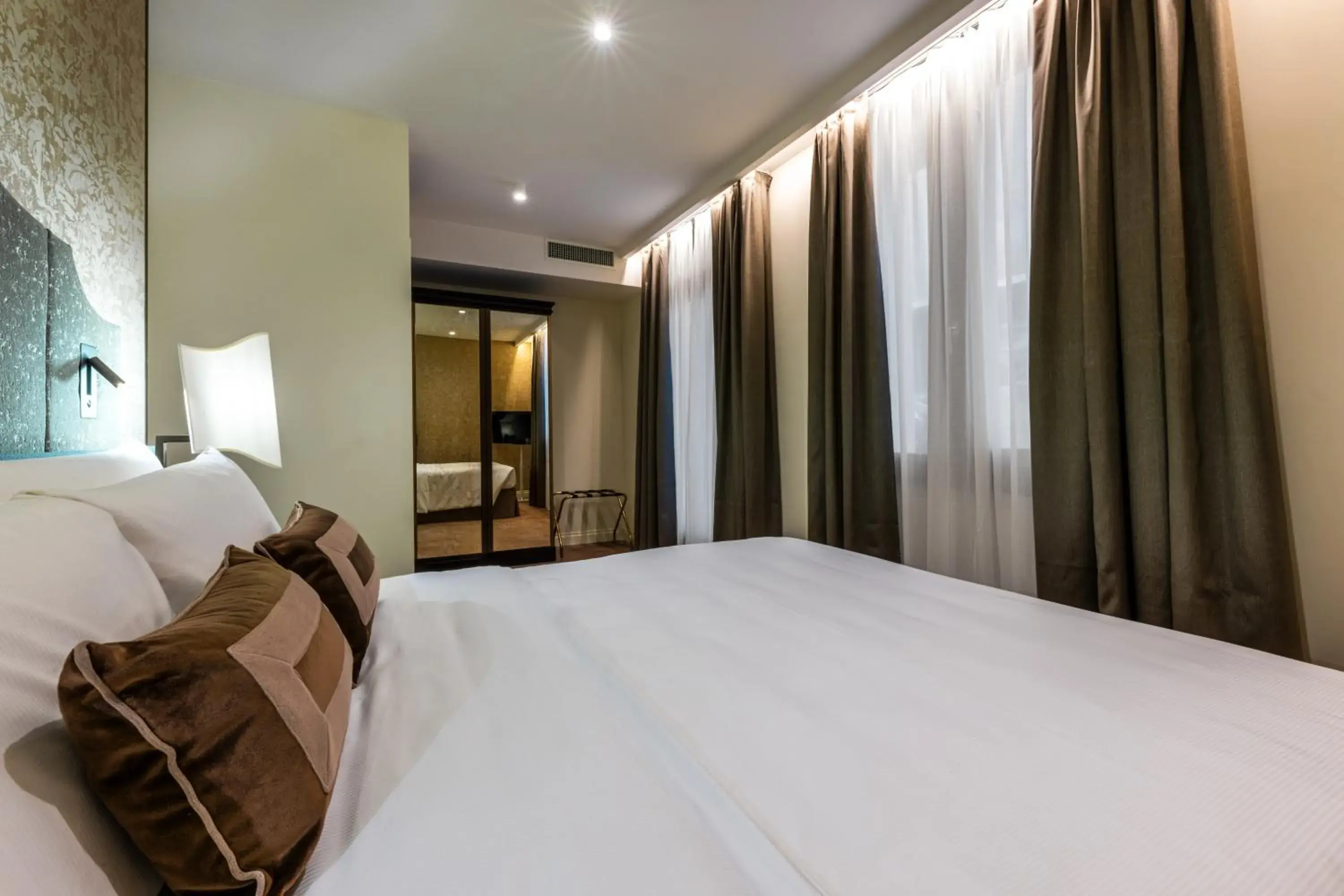 Double Room with Patio in Acca Hotel Double Room with Patio in Acca Hotel