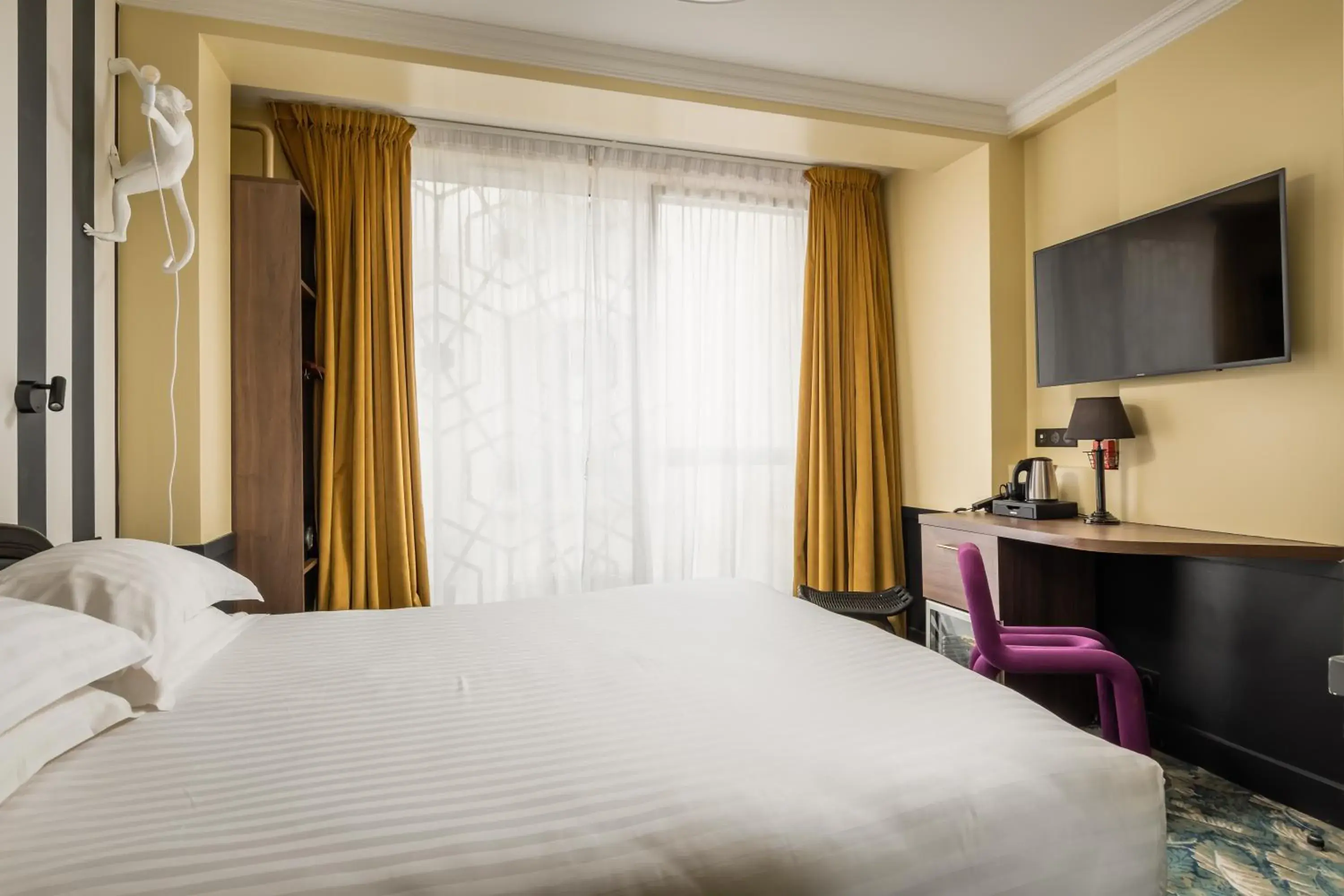 Photo of the whole room, Bed in Hotel Archetype Etoile Photo of the whole room, Bed in Hotel Archetype Etoile