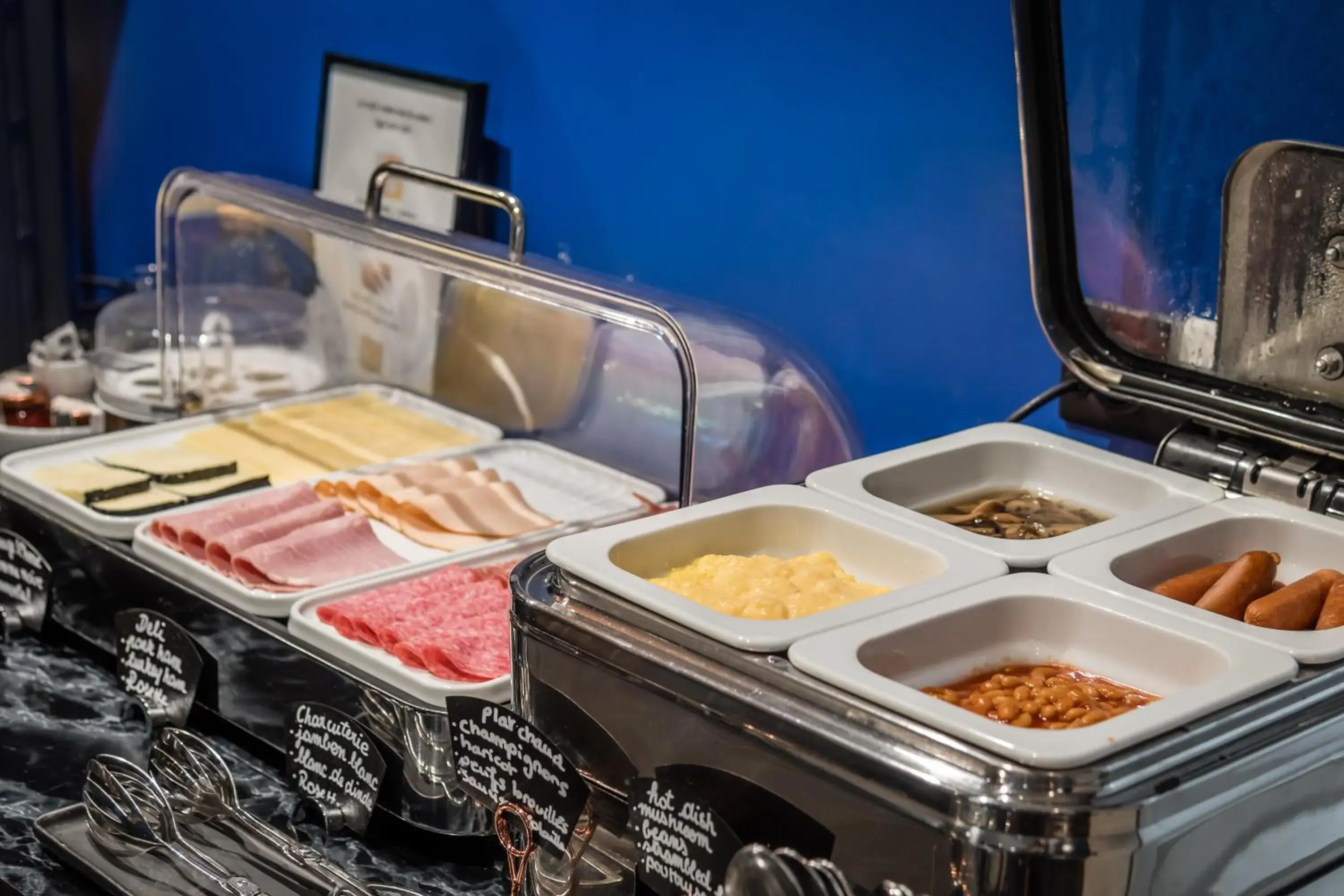 Buffet breakfast in Hotel Archetype Etoile Buffet breakfast in Hotel Archetype Etoile