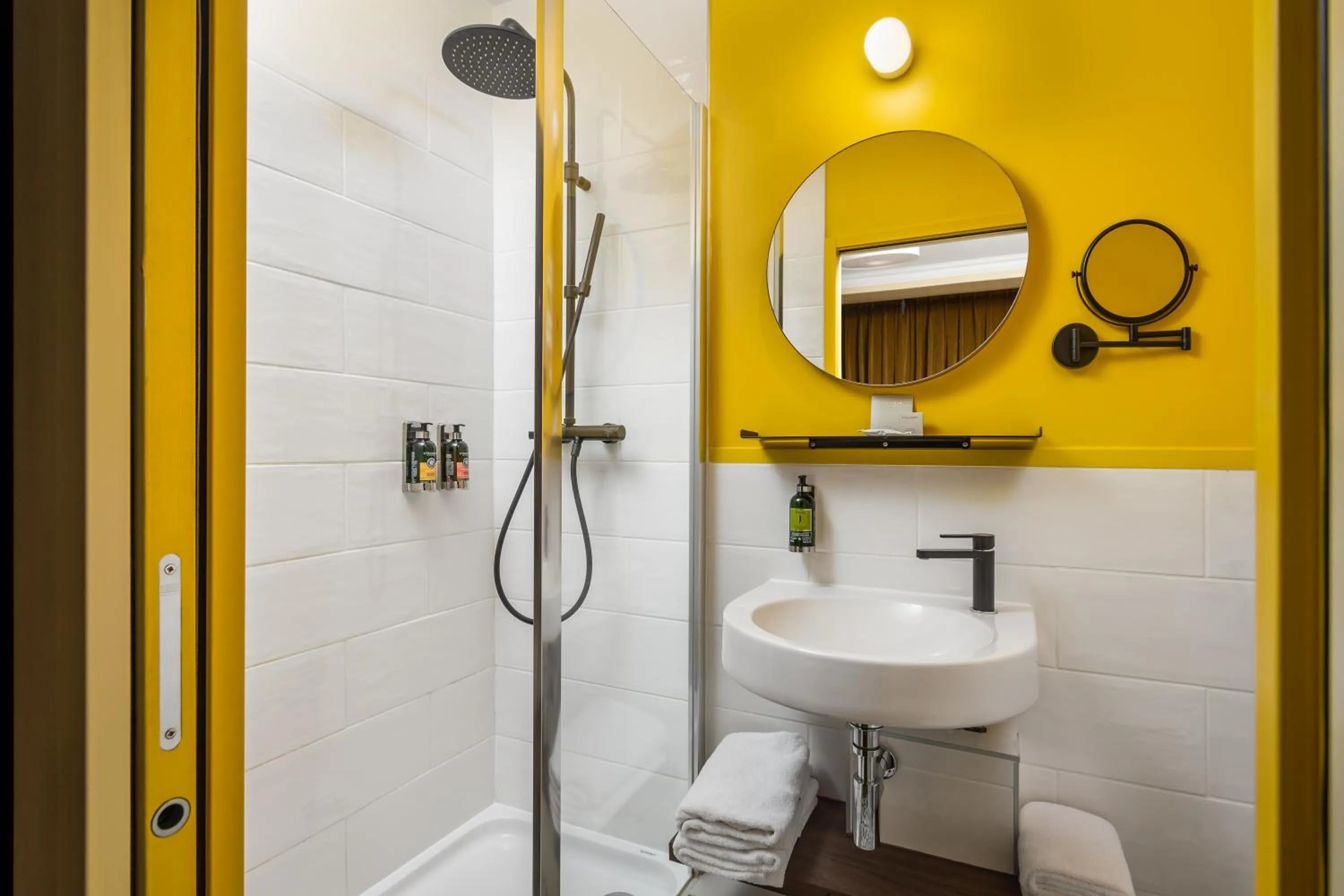 Bathroom in Hotel Archetype Etoile