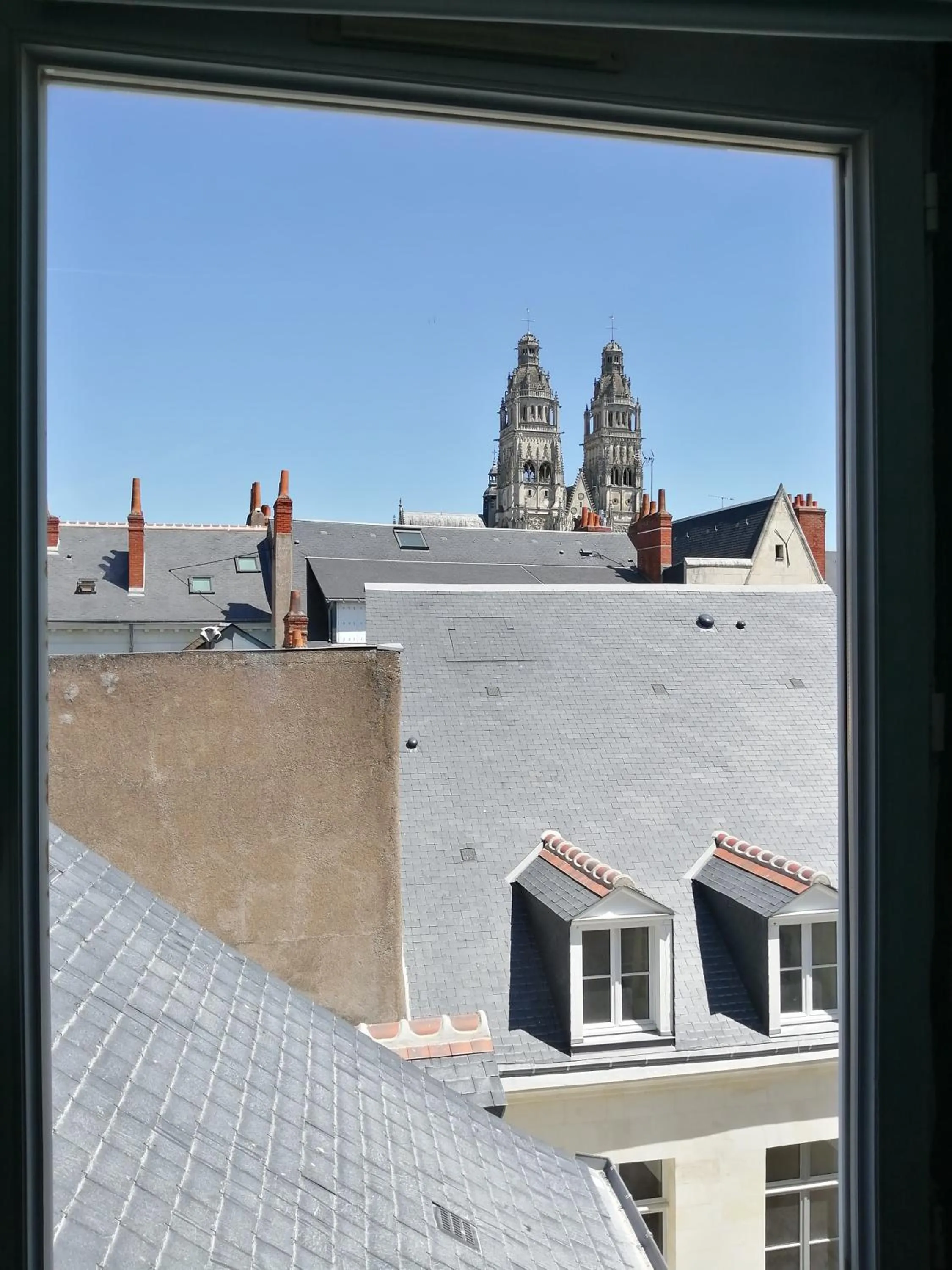 City view in Hotel Du Cygne Tours