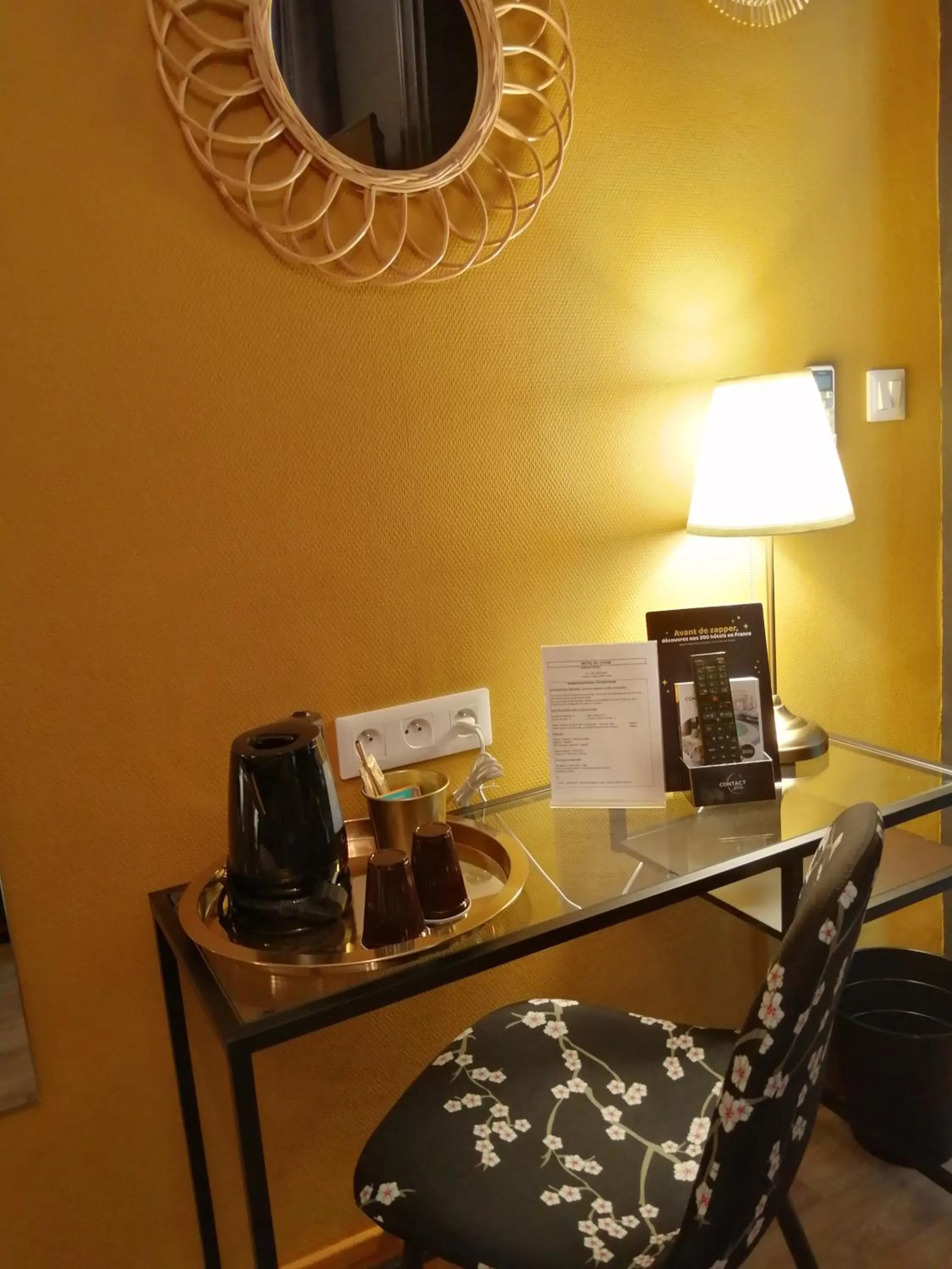 Decorative detail in Hotel Du Cygne Tours