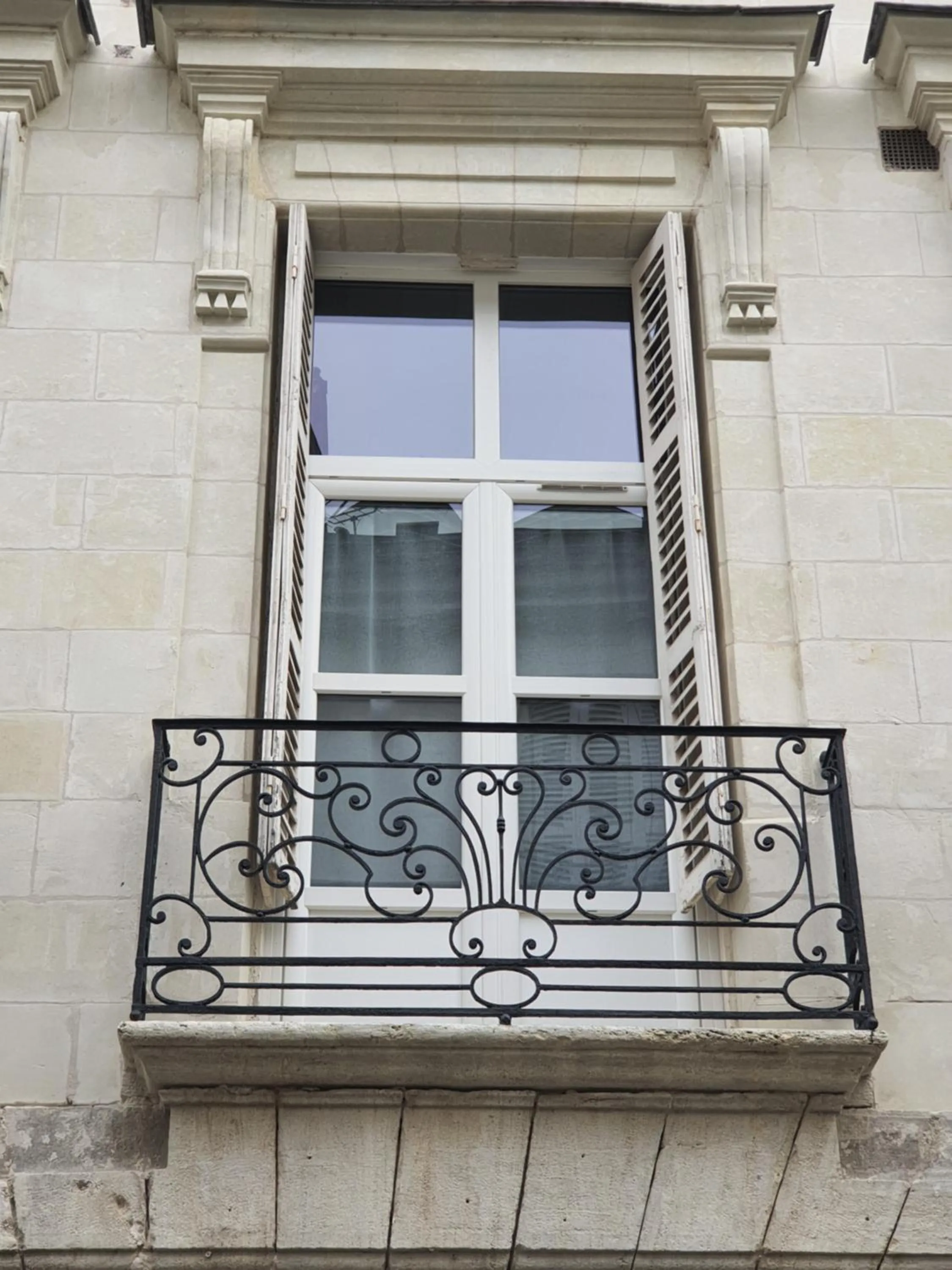 Facade/entrance in Hotel Du Cygne Tours