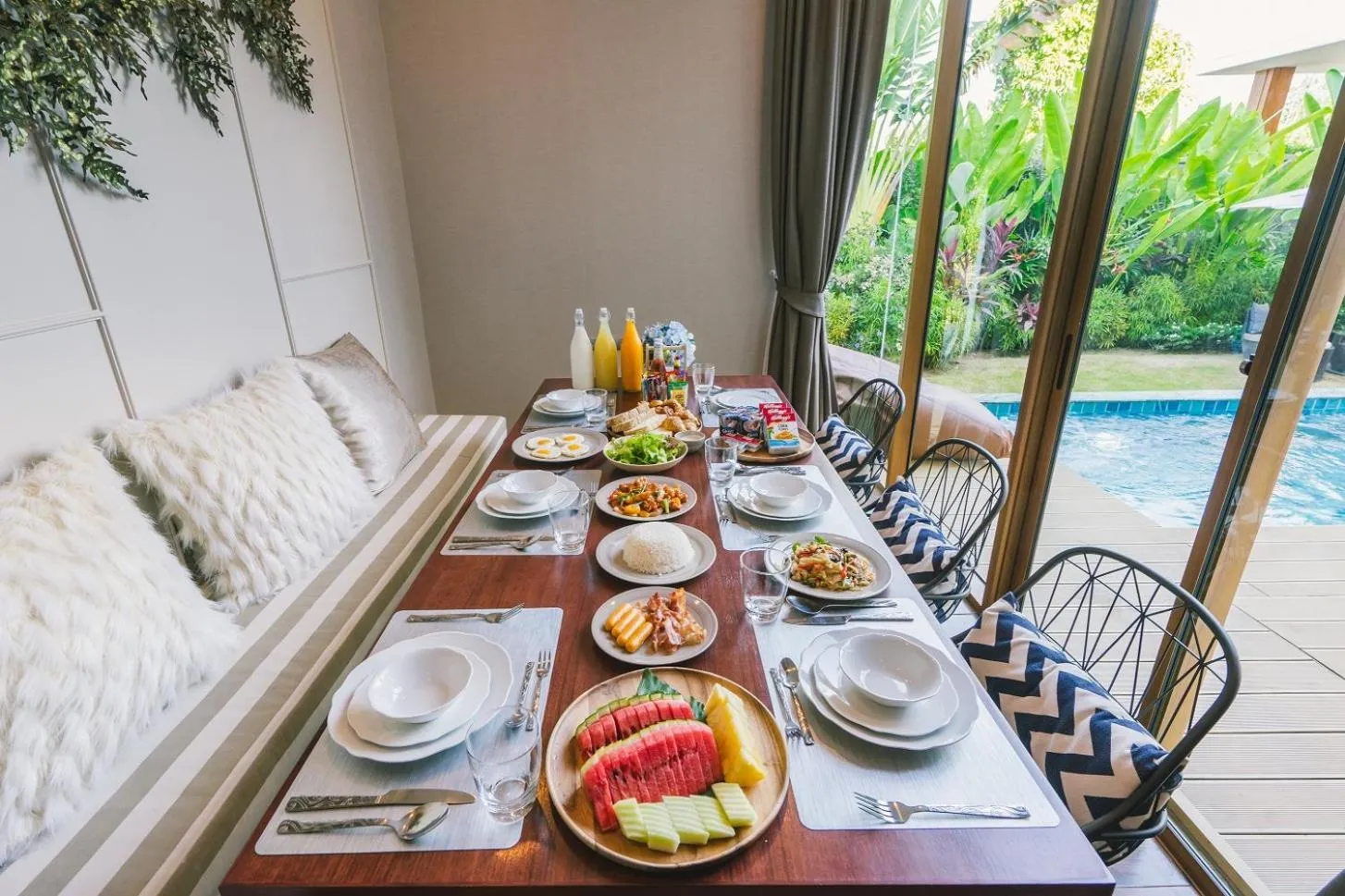 Food and drinks in Itz Time Hua Hin Pool Villa