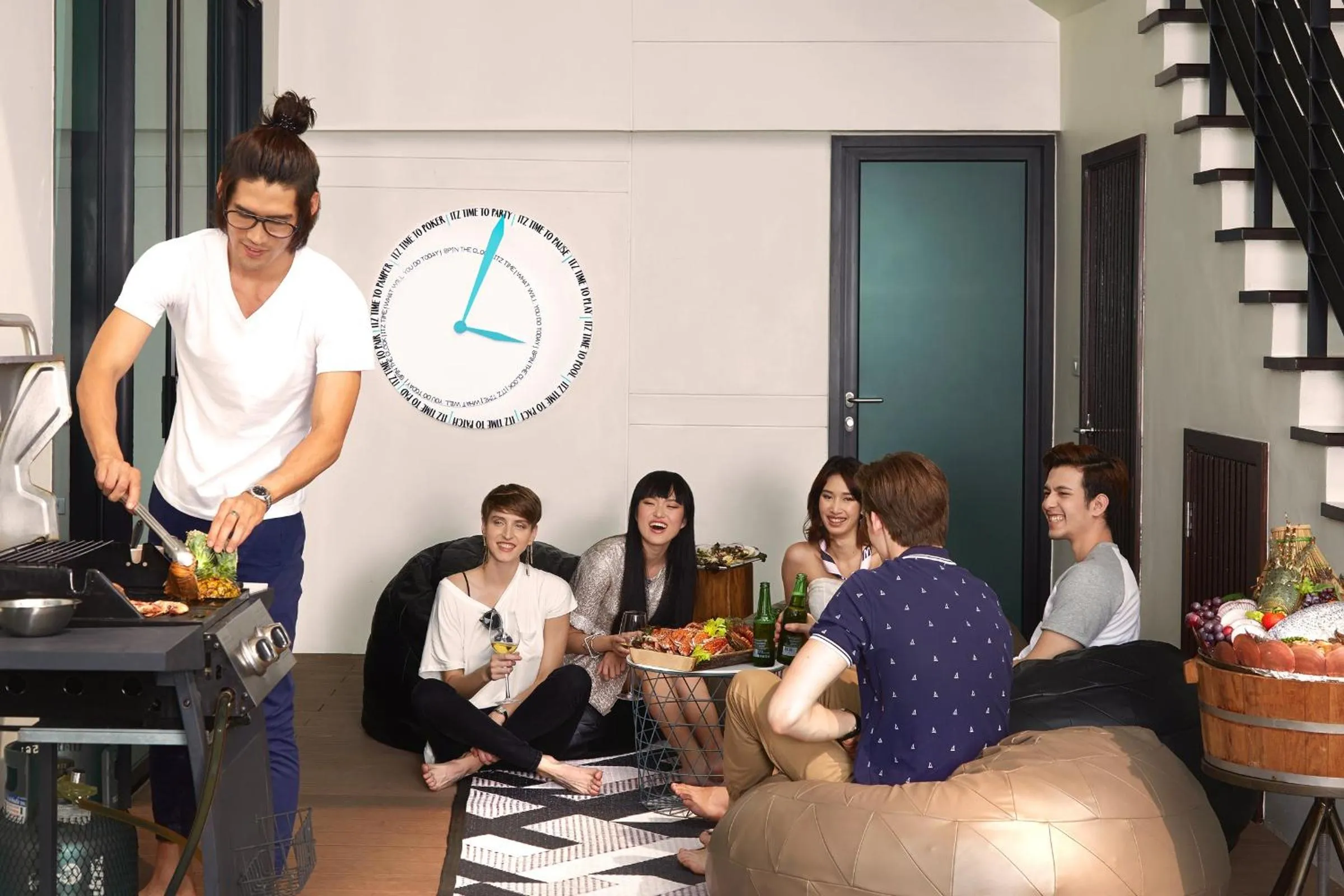 People in Itz Time Hua Hin Pool Villa