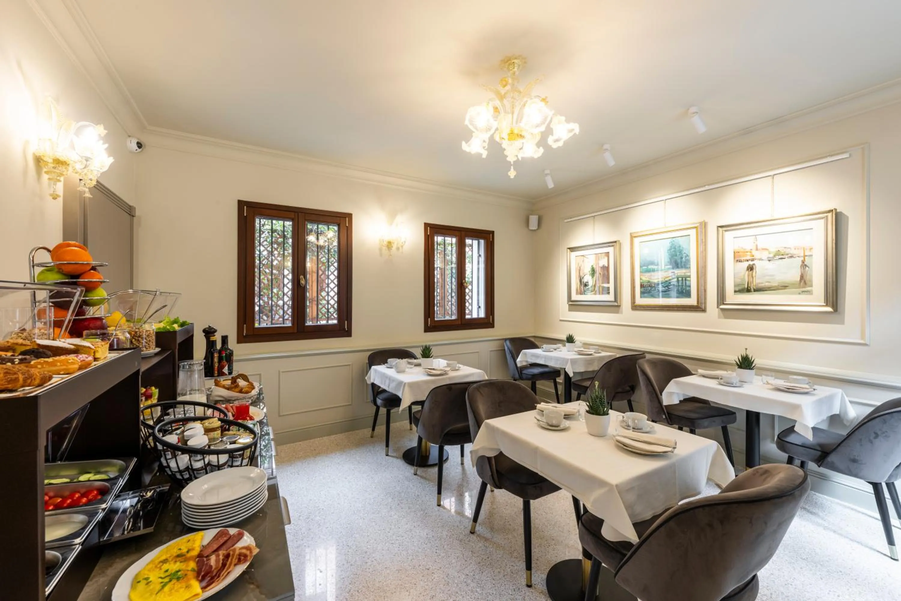 Continental breakfast in Hotel Palazzina Sardi