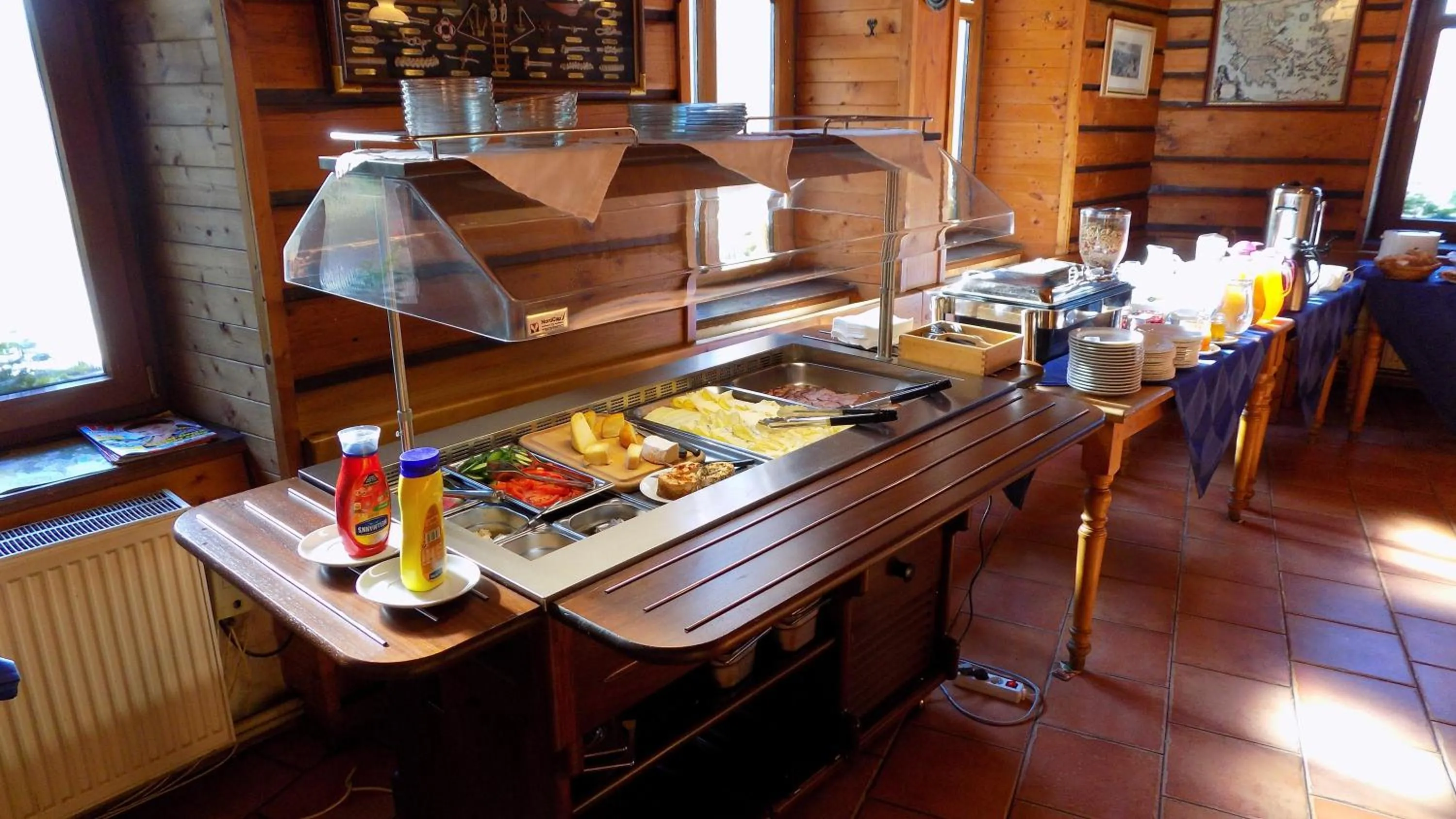 Restaurant/places to eat in Hotel Kreta